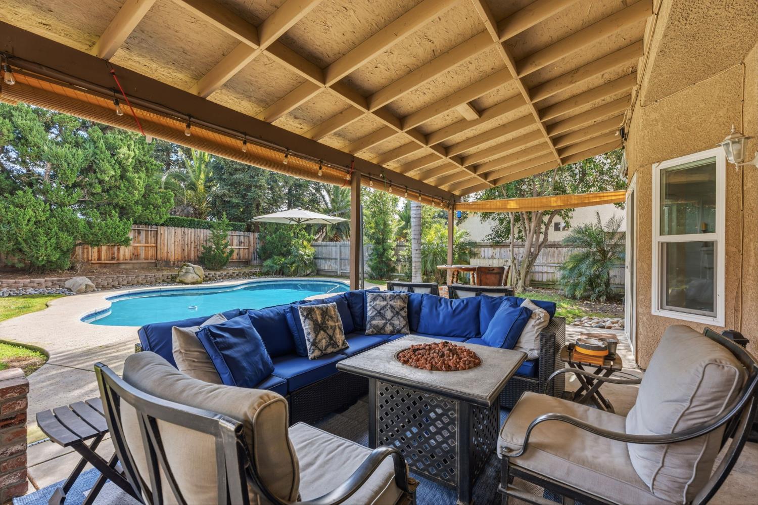 2613 Applegate Avenue