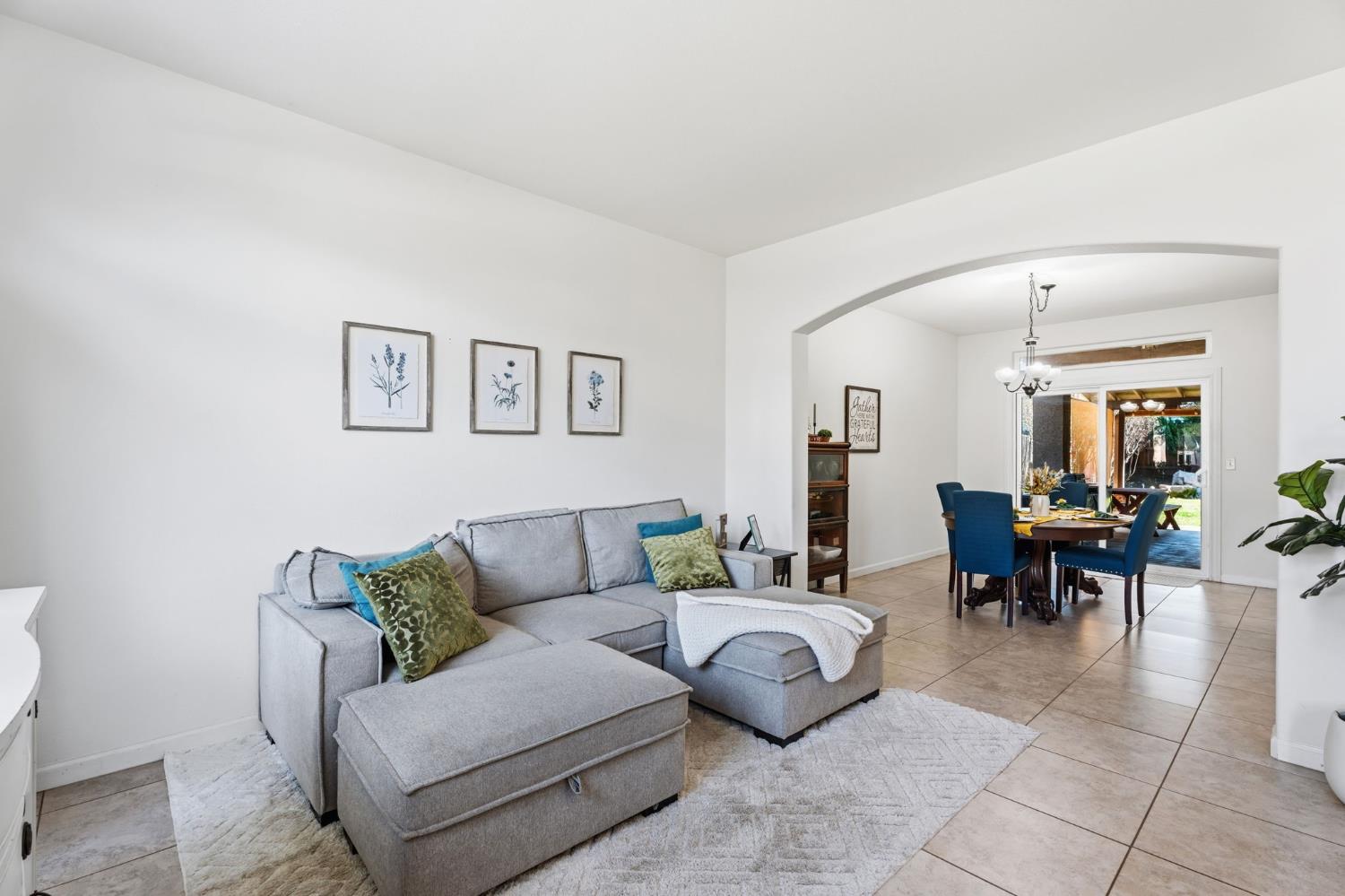 2613 Applegate Avenue