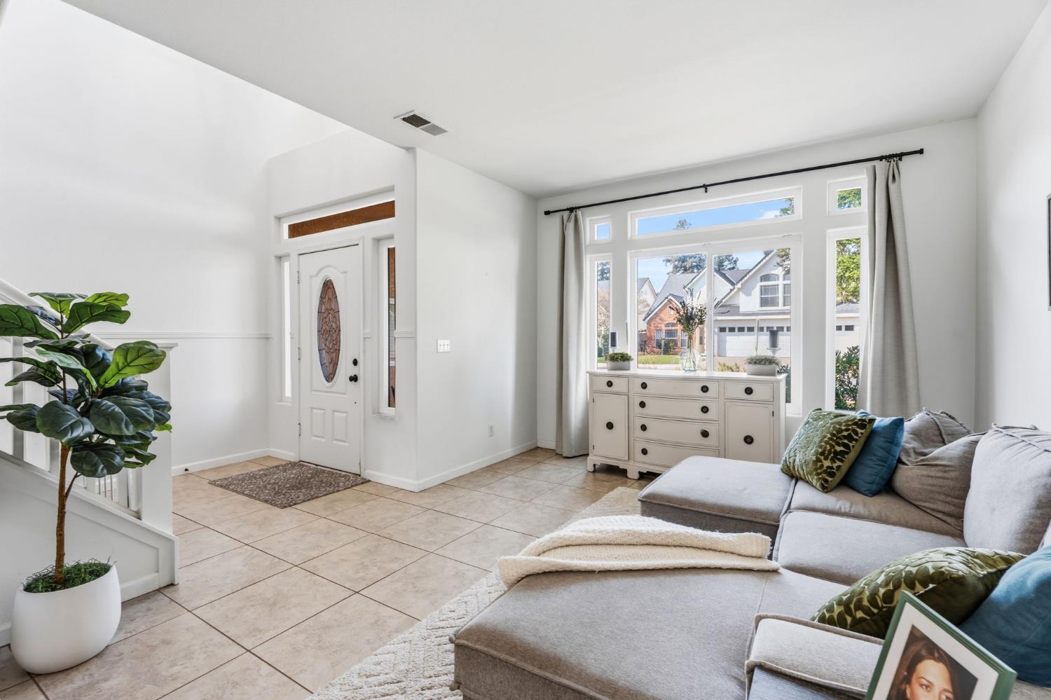 2613 Applegate Avenue