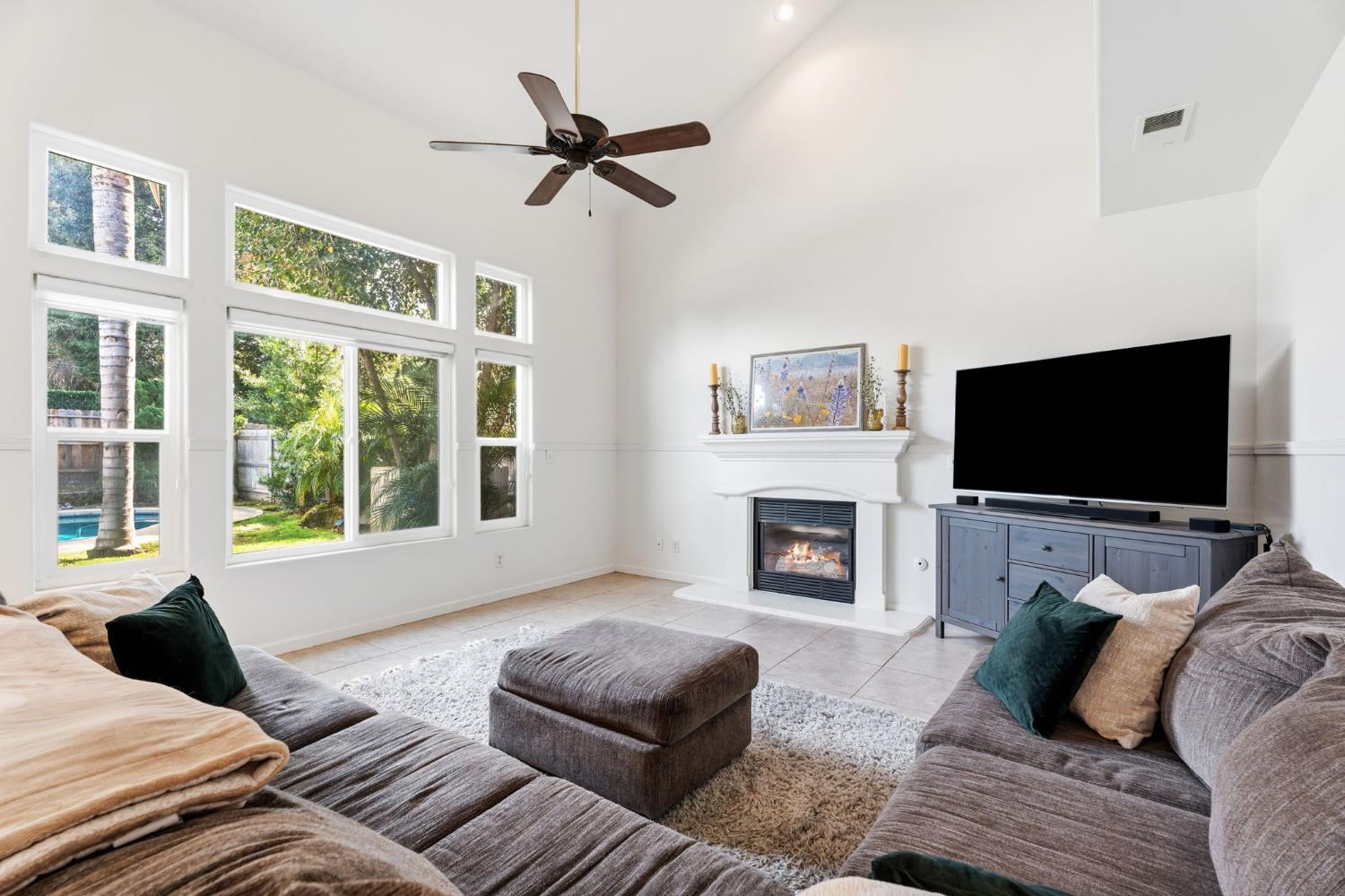 2613 Applegate Avenue