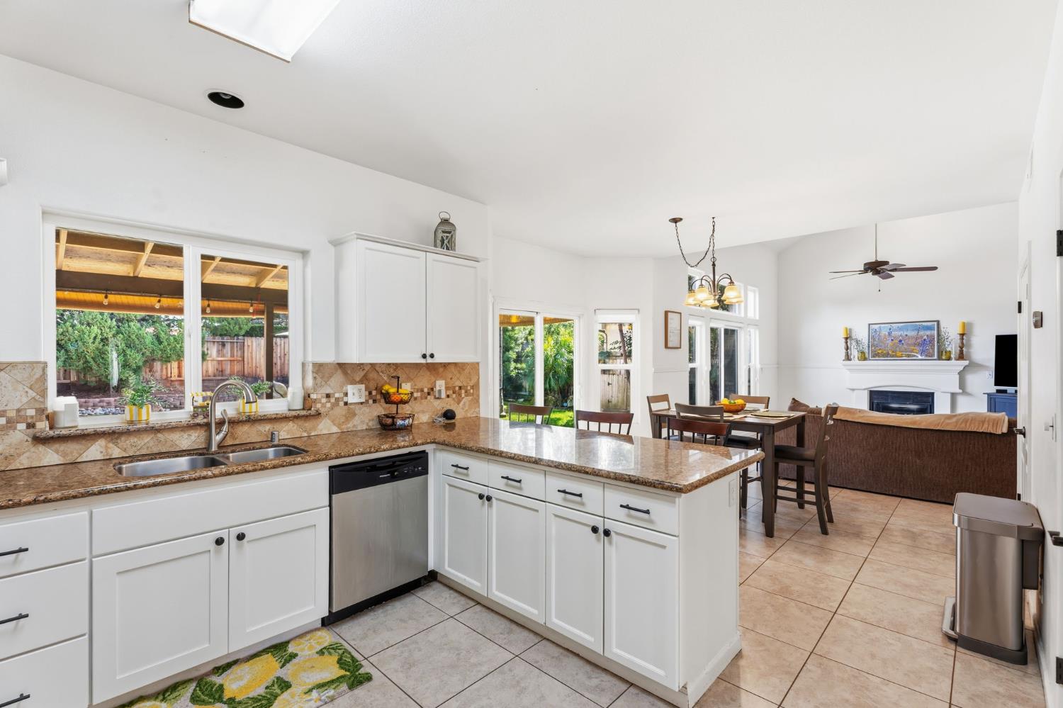 2613 Applegate Avenue