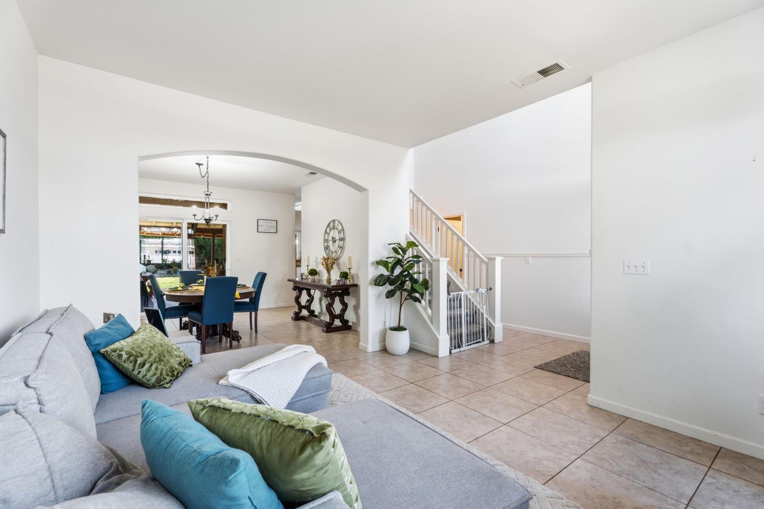 2613 Applegate Avenue