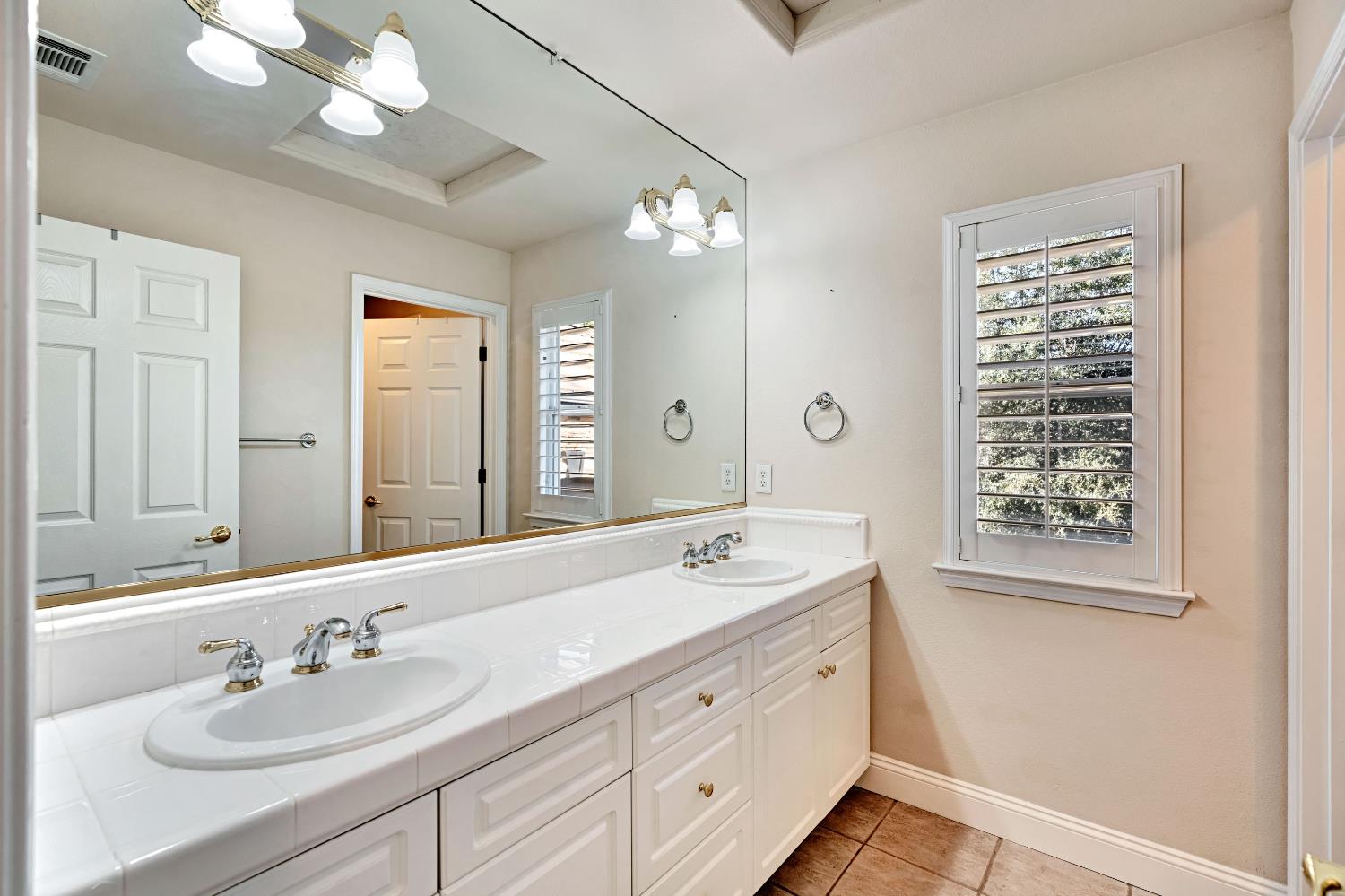 10547 N Laurel Valley Drive