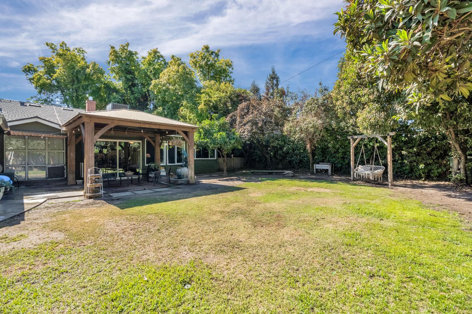 1076 W Myrtle