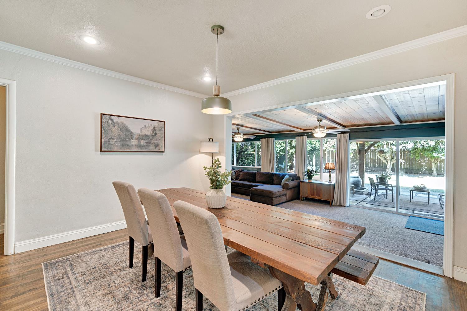 1076 W Myrtle