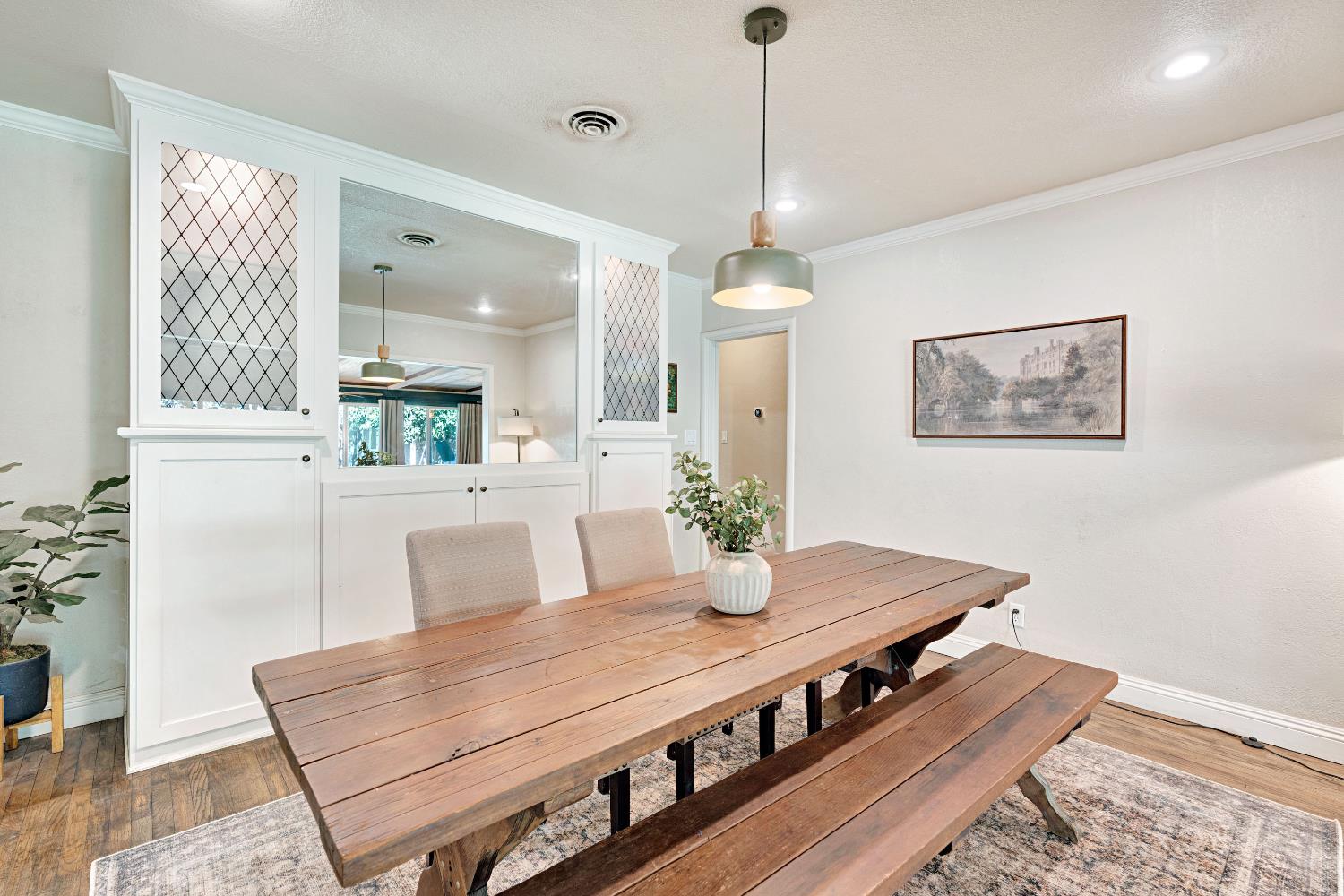 1076 W Myrtle