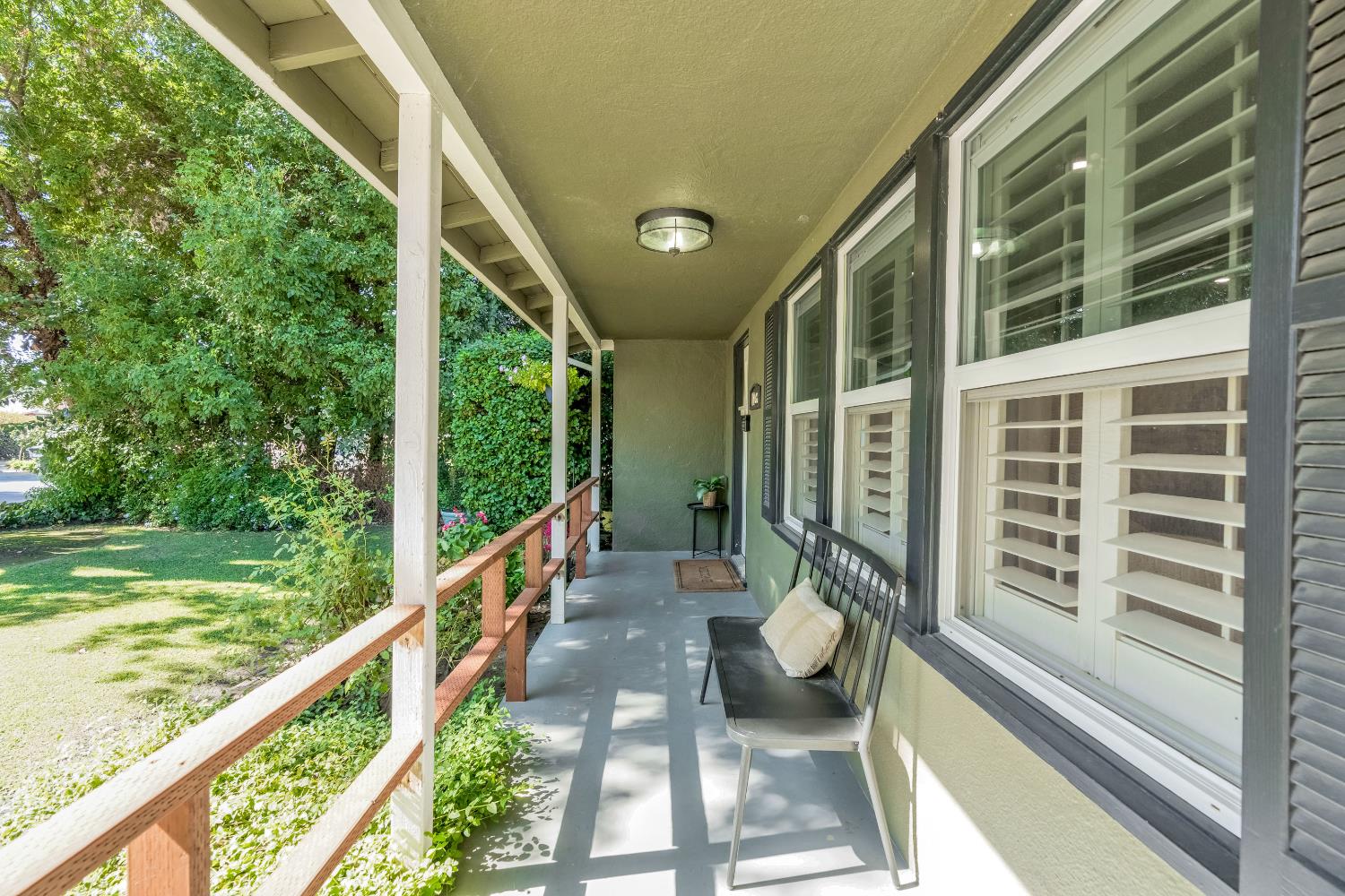1076 W Myrtle