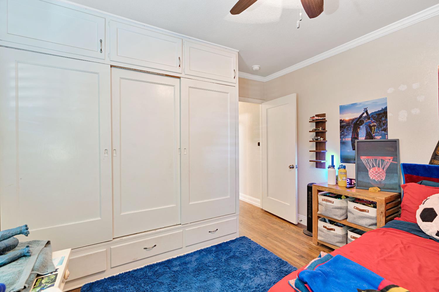 1076 W Myrtle