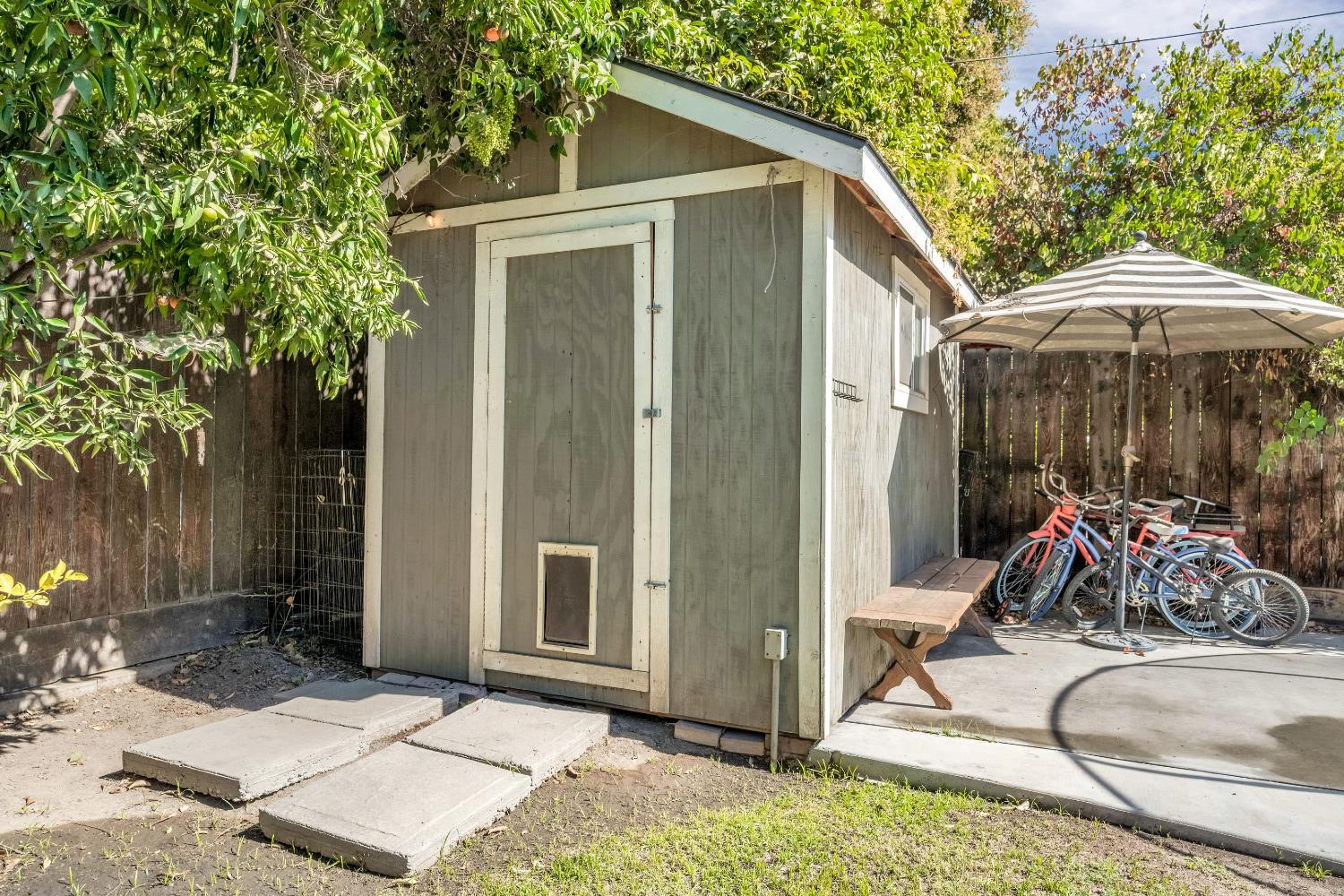 1076 W Myrtle