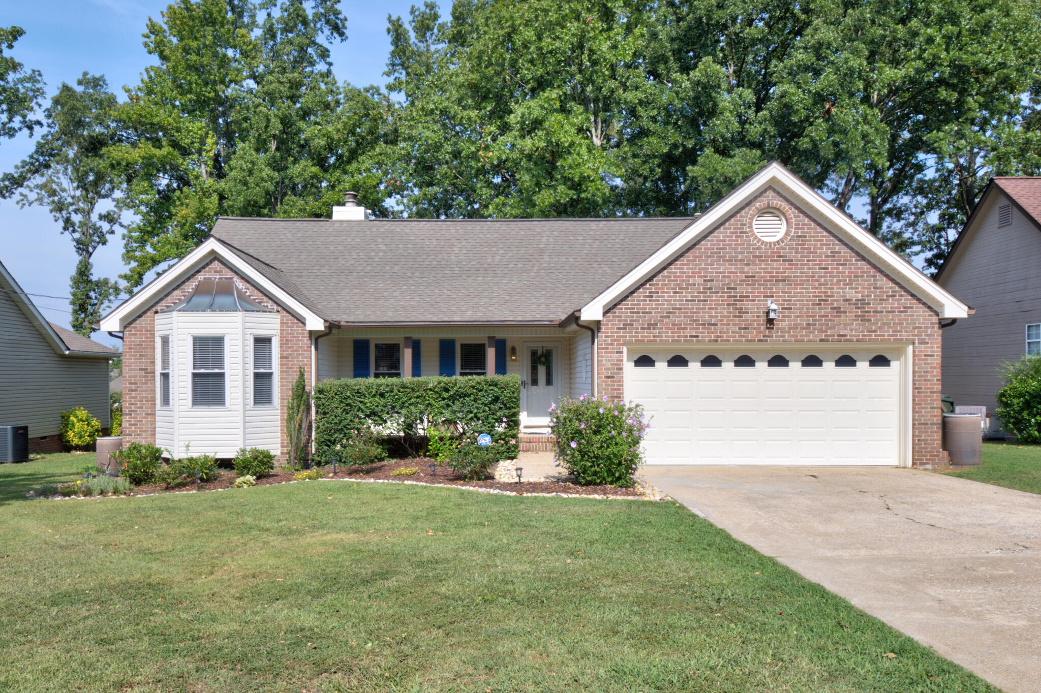 2421 Charleston Square