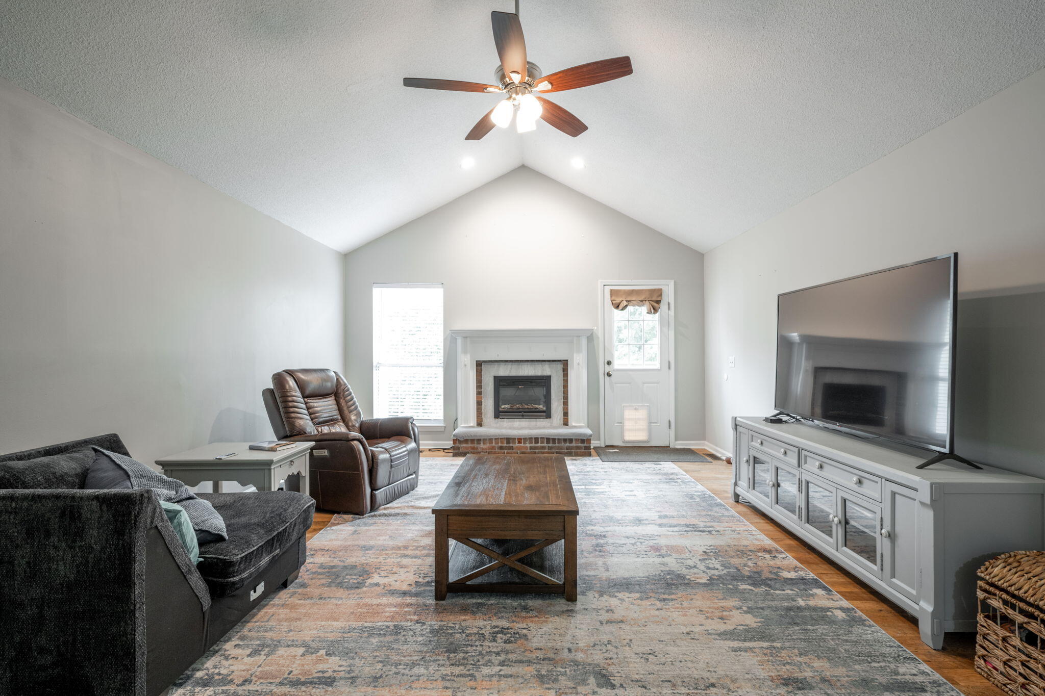 2543 W Wind Drive