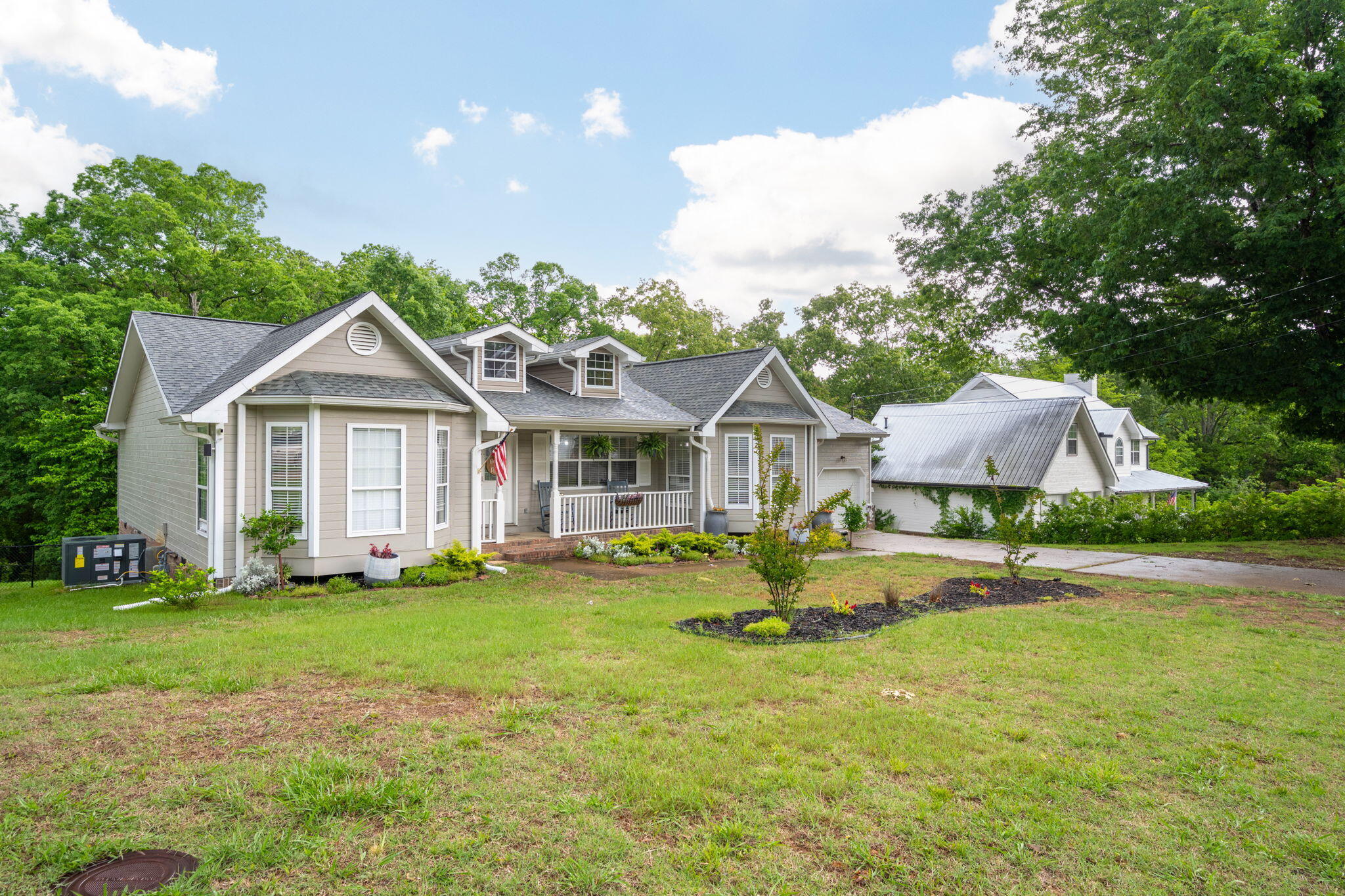 2543 W Wind Drive