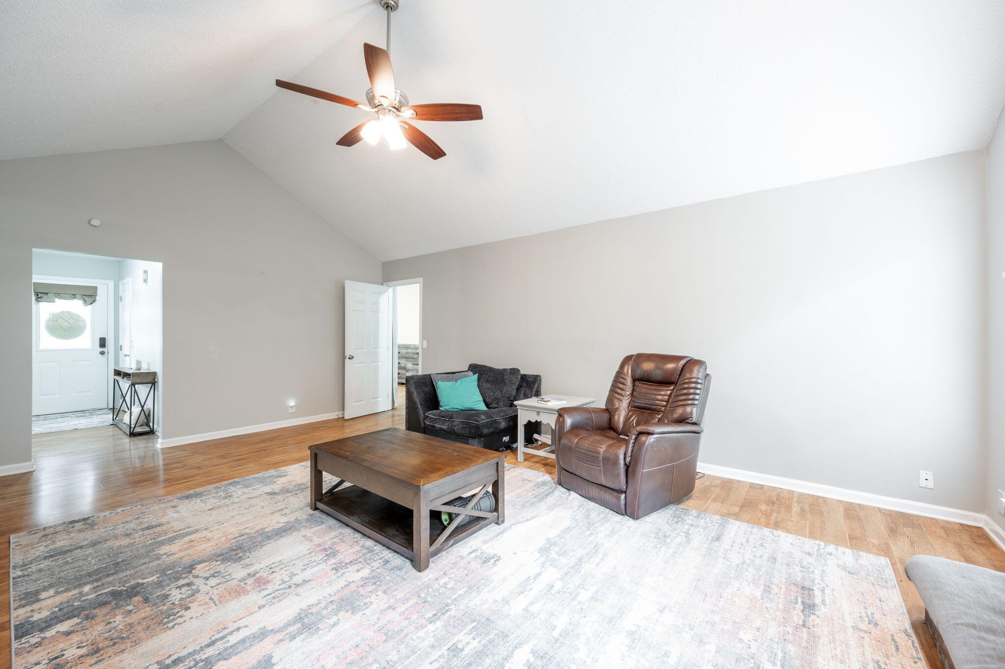 2543 W Wind Drive