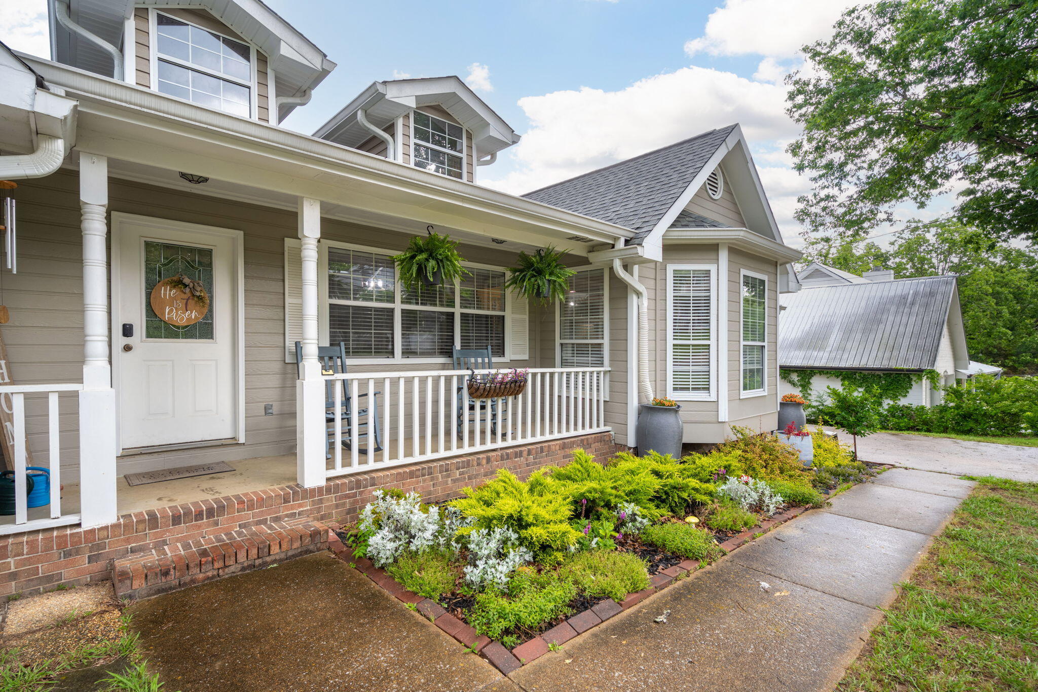 2543 W Wind Drive