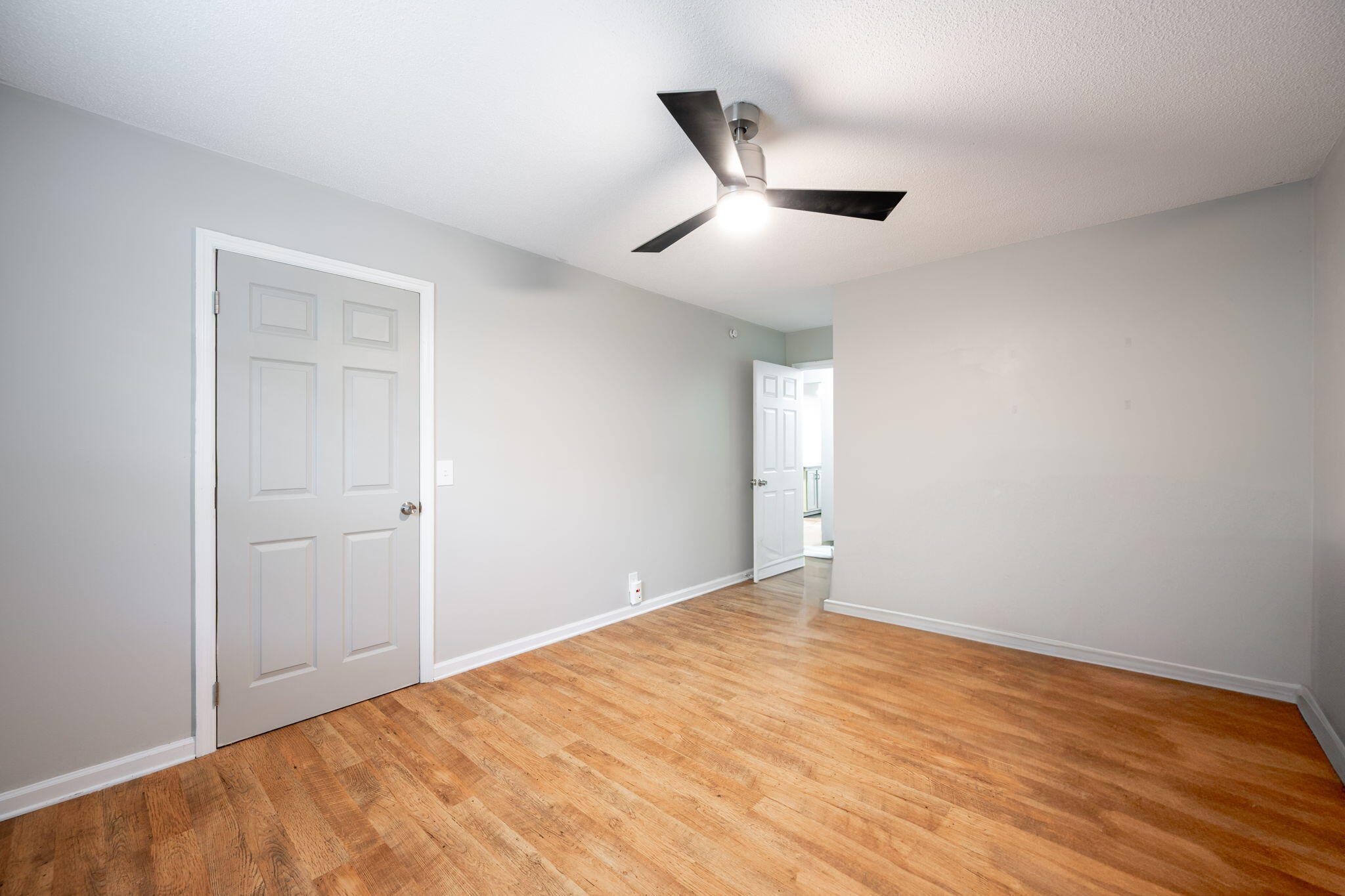 2543 W Wind Drive
