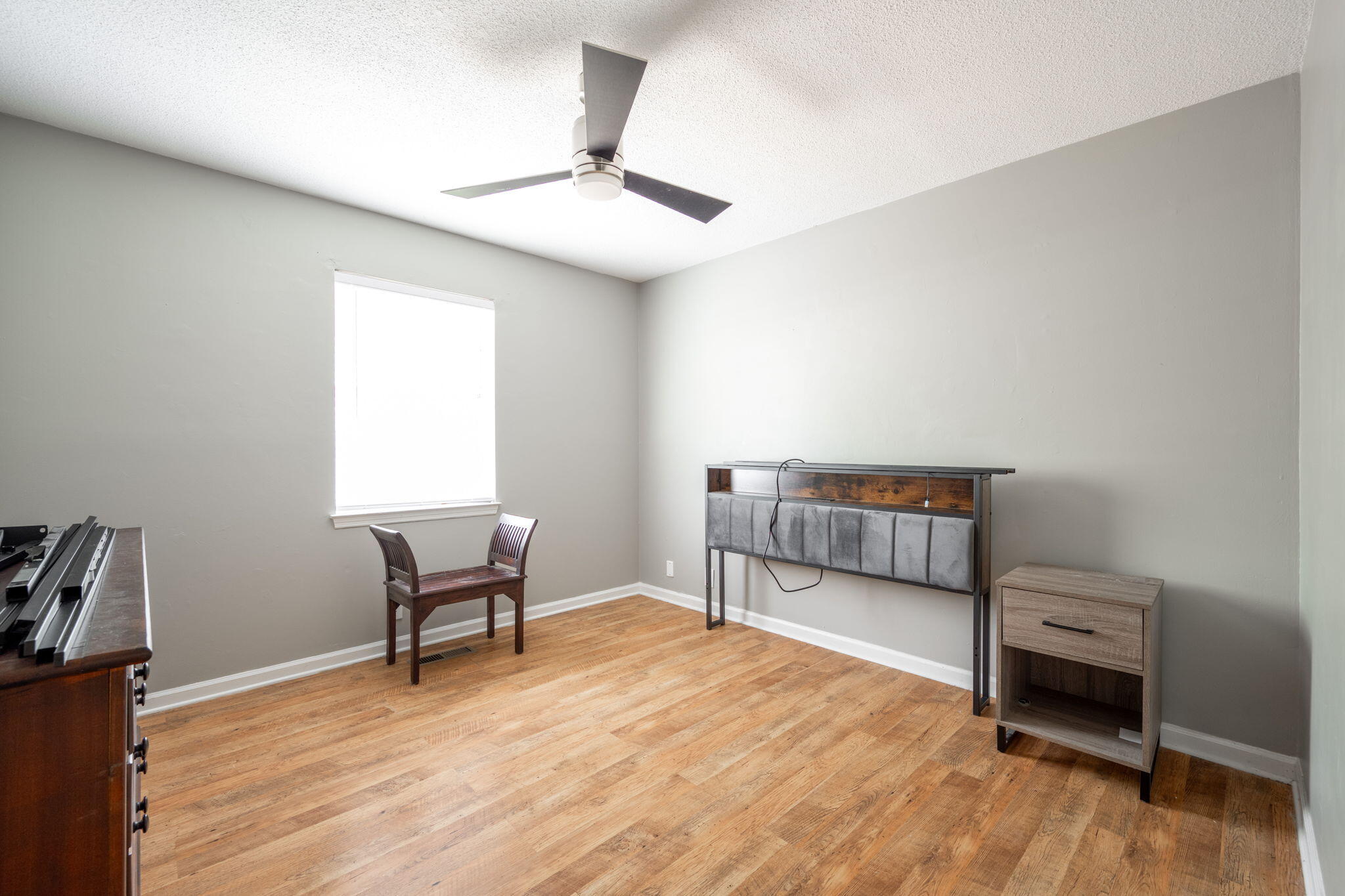 2543 W Wind Drive