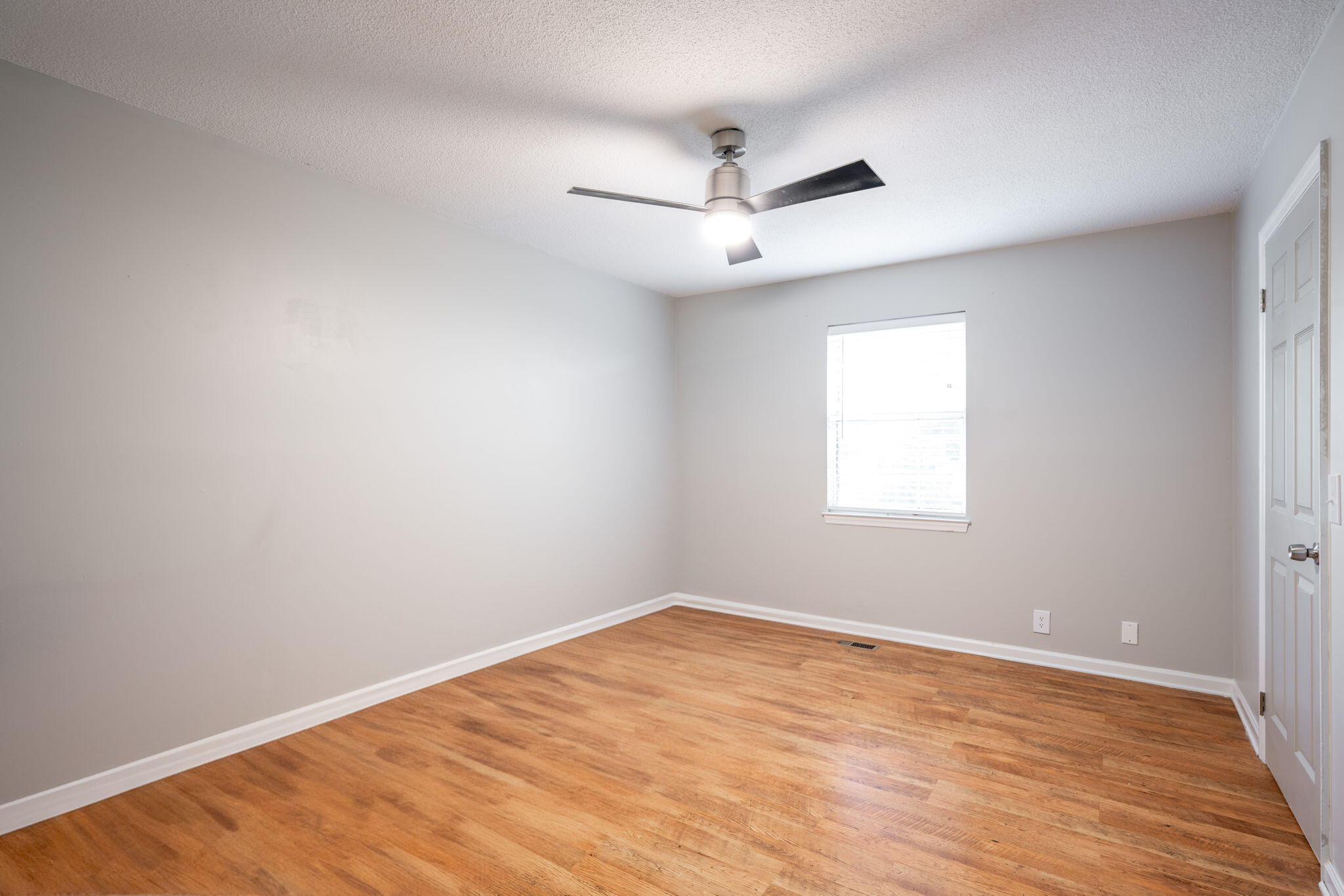 2543 W Wind Drive