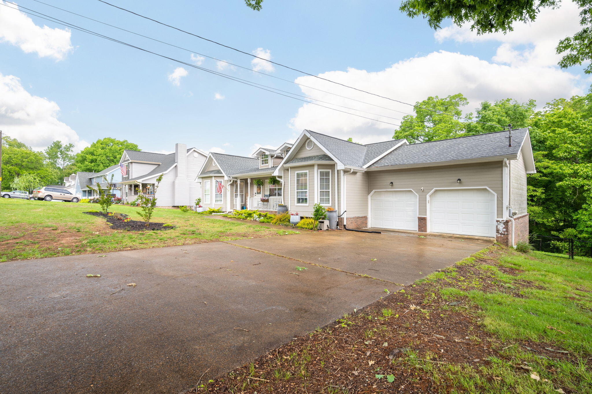 2543 W Wind Drive
