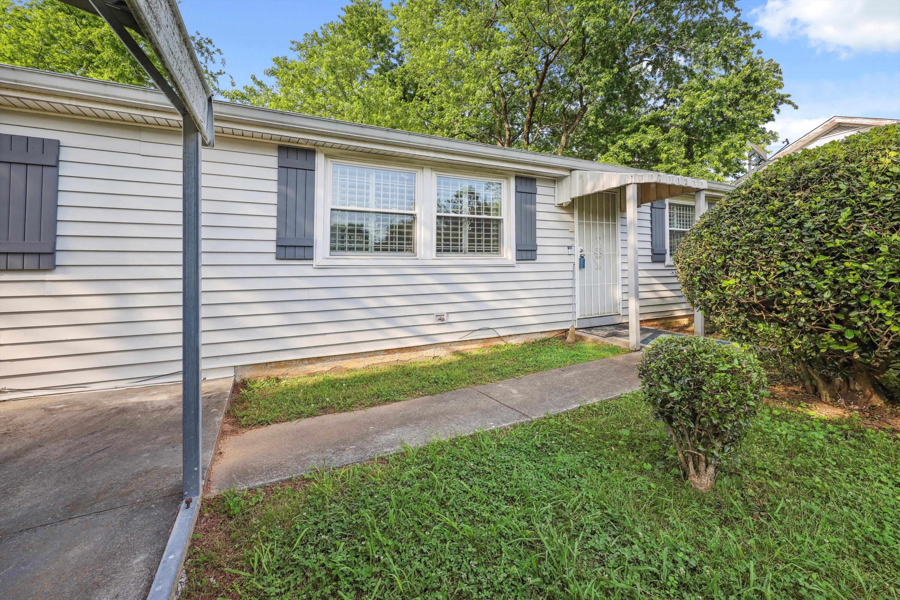 662 SE Howard Circle