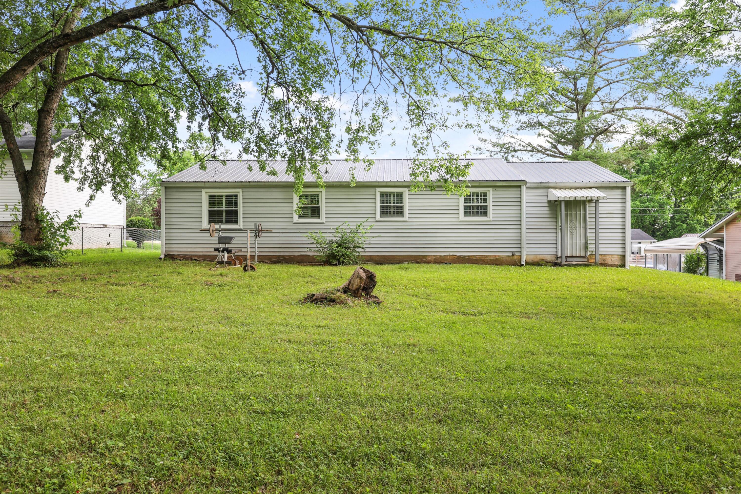 662 SE Howard Circle