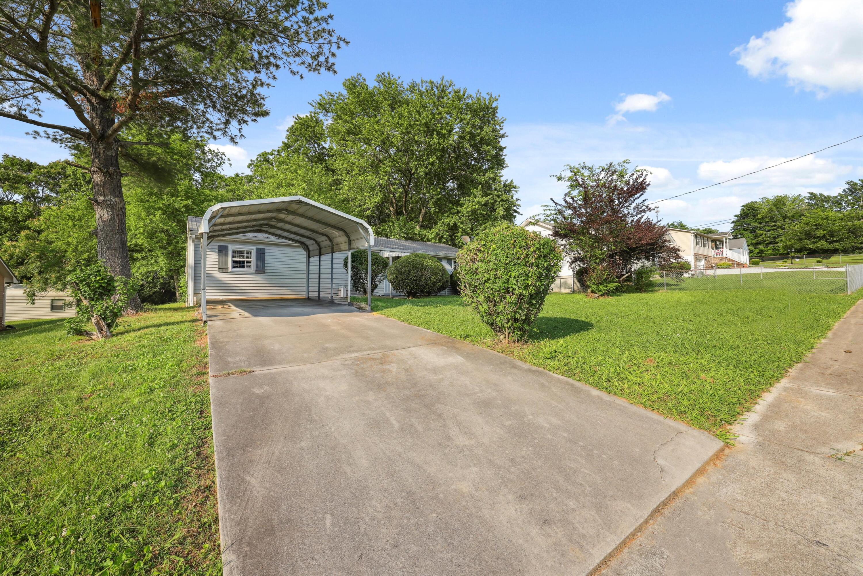 662 SE Howard Circle