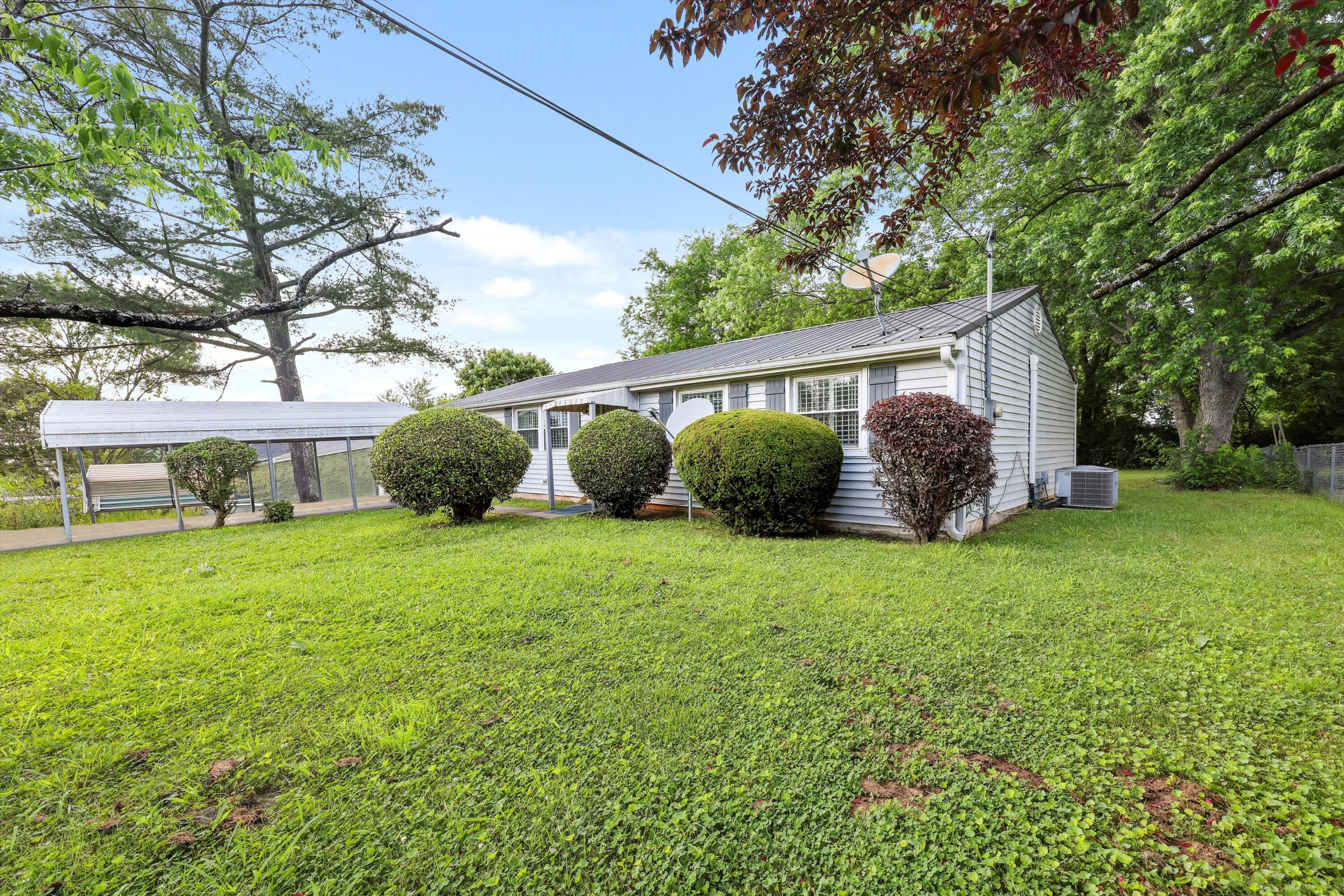 662 SE Howard Circle