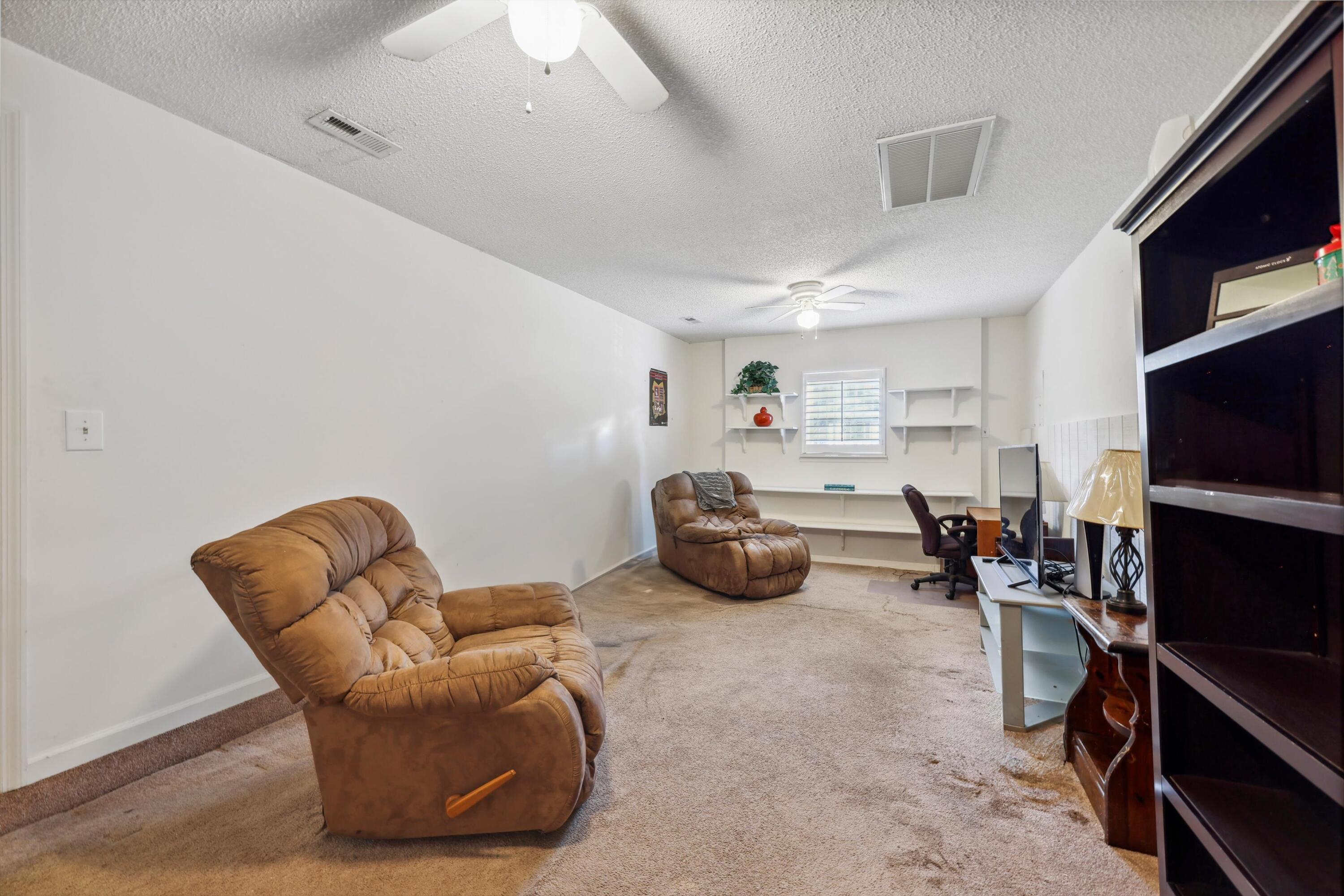 662 SE Howard Circle