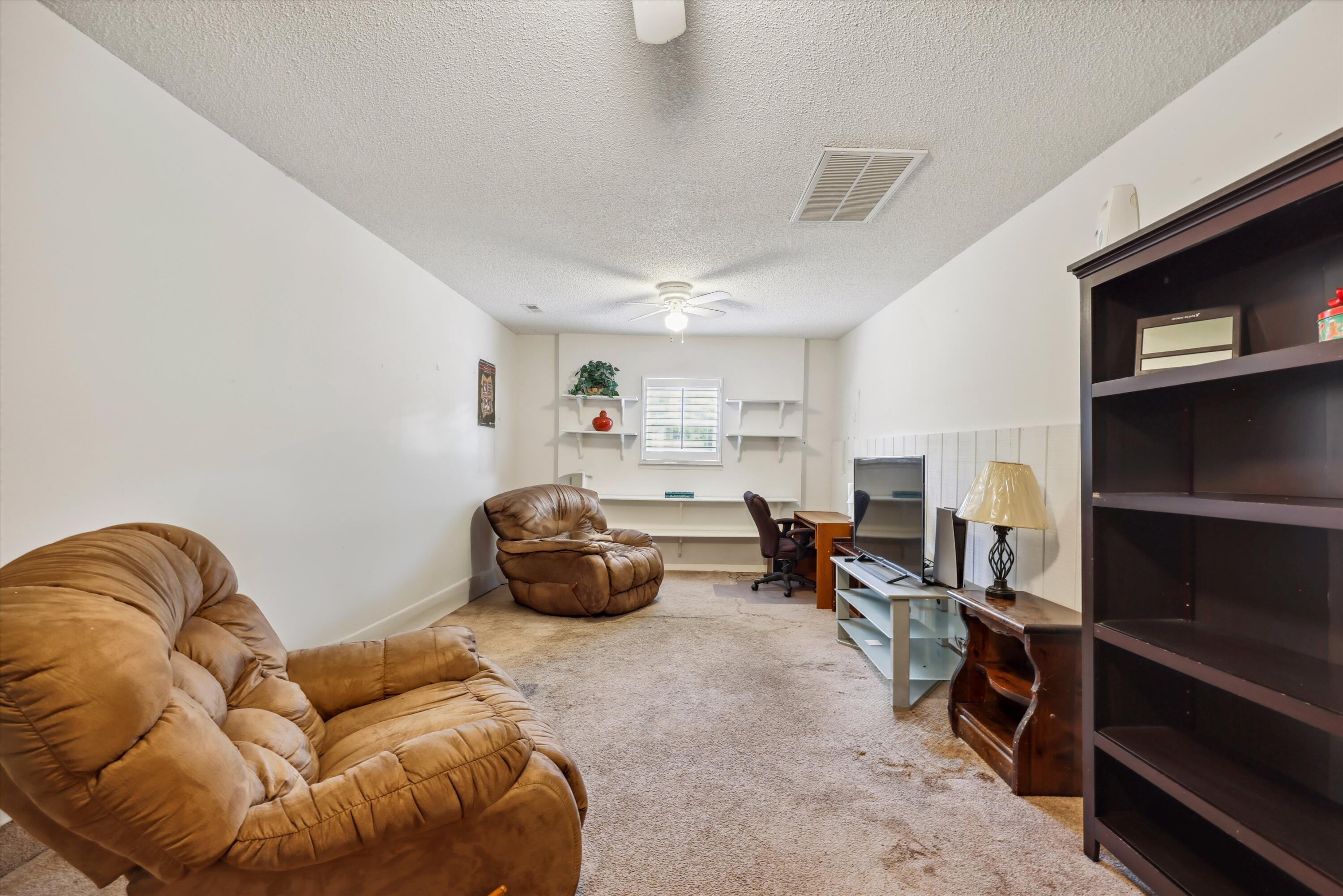 662 SE Howard Circle