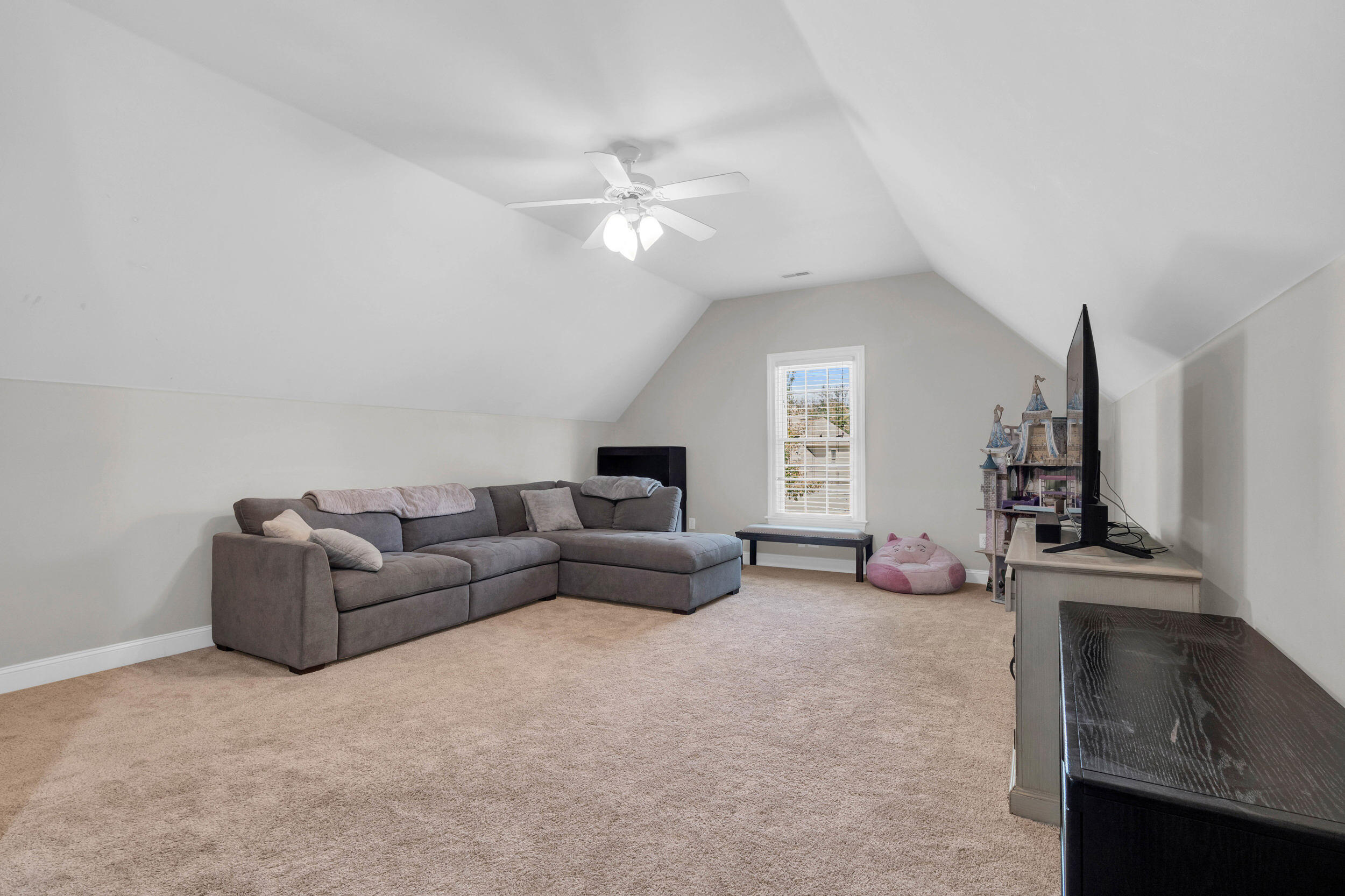 1977 Turnberry Circle