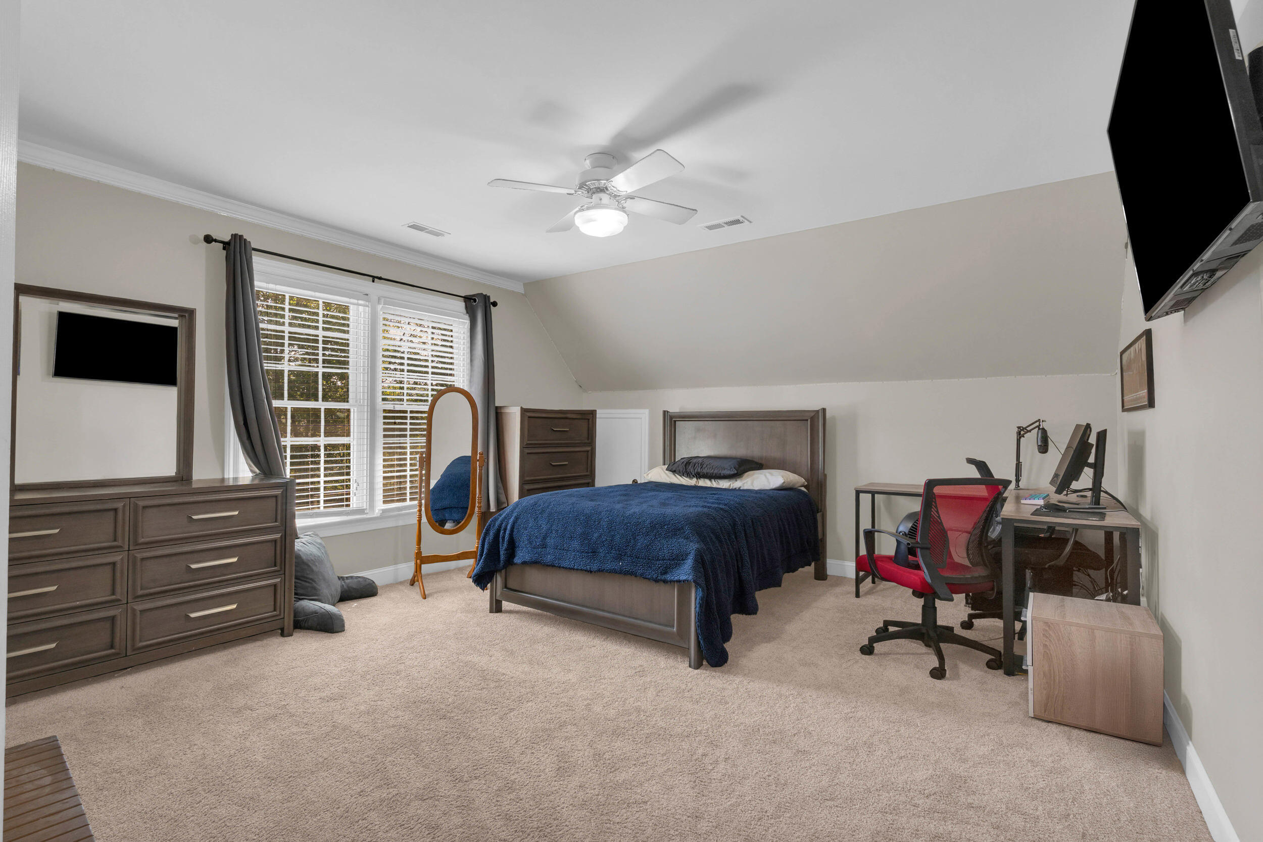 1977 Turnberry Circle