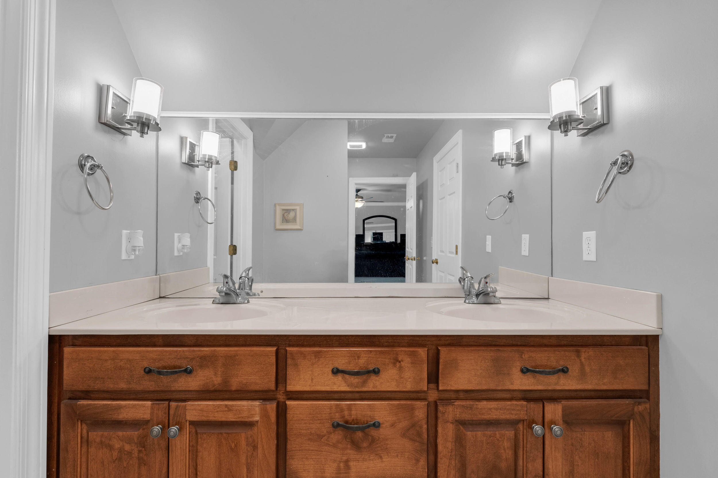 1977 Turnberry Circle
