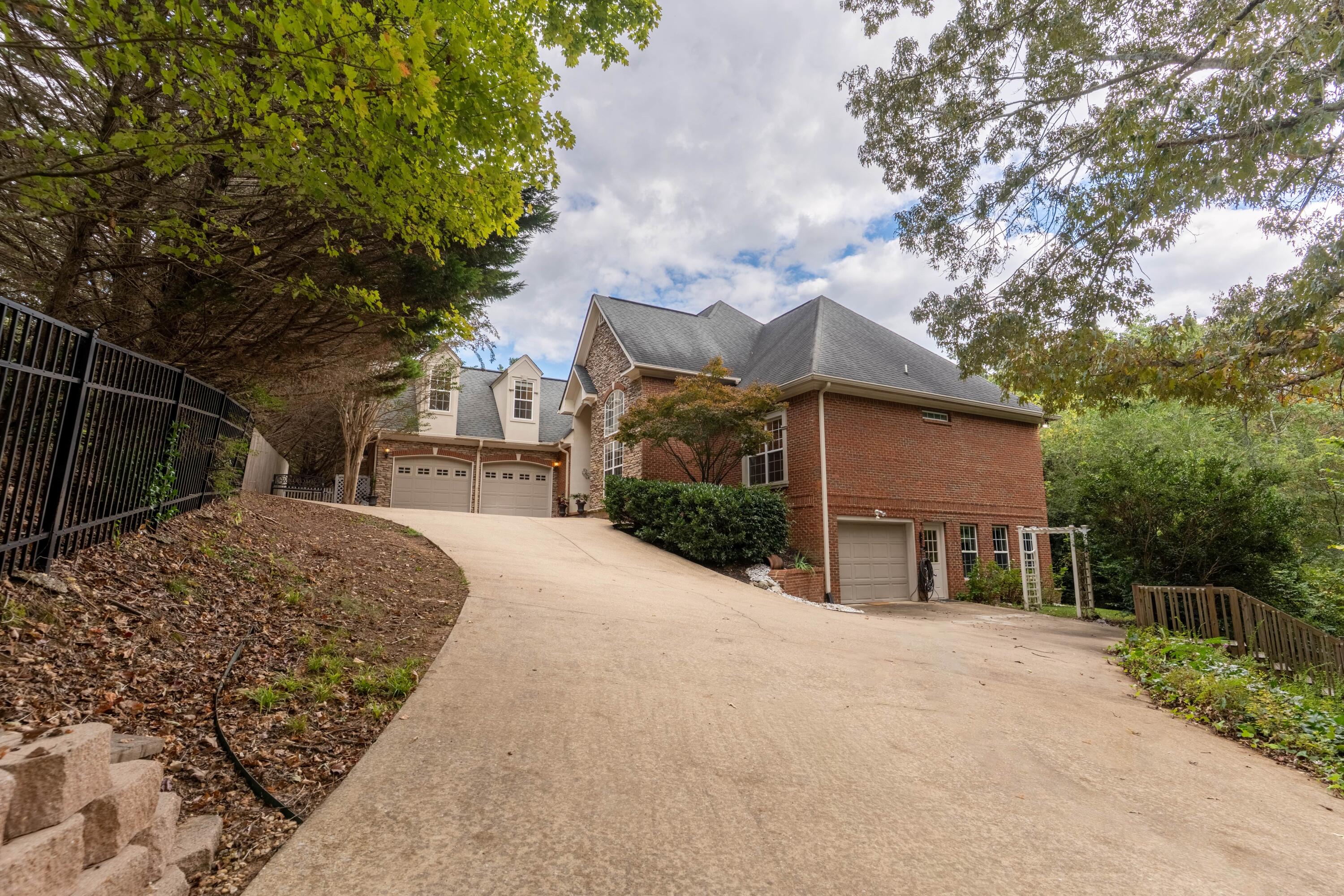 3114 Forest Shadows Drive