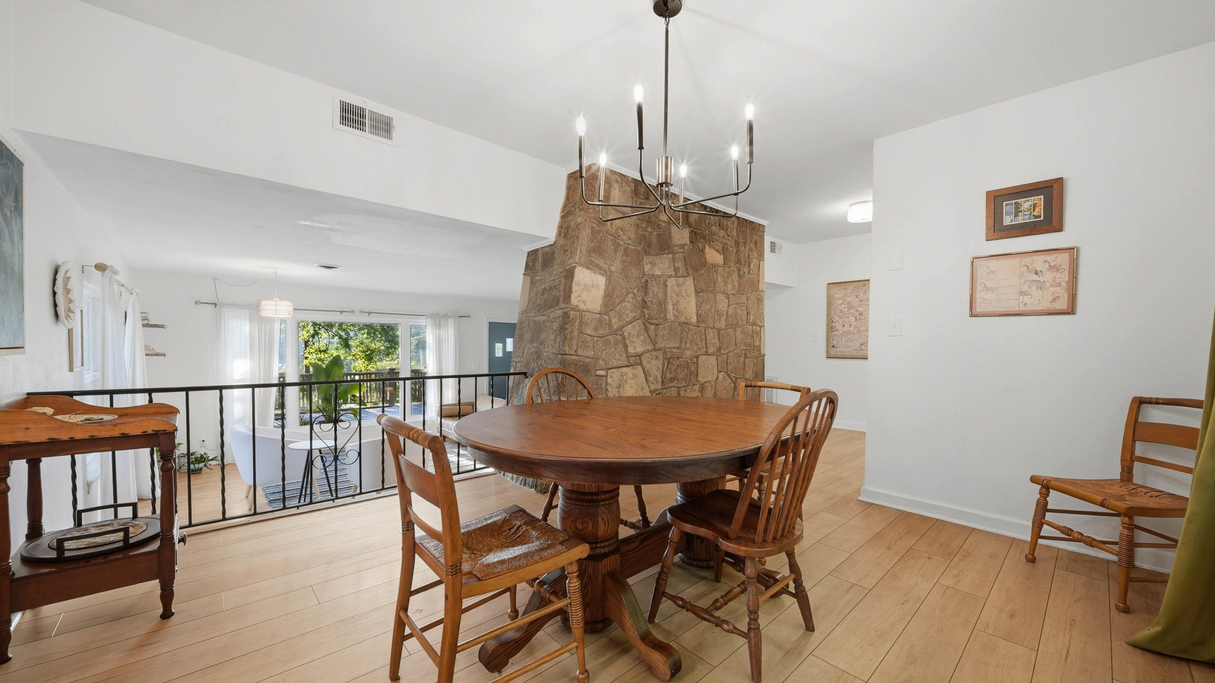 202 Woodbury Avenue
