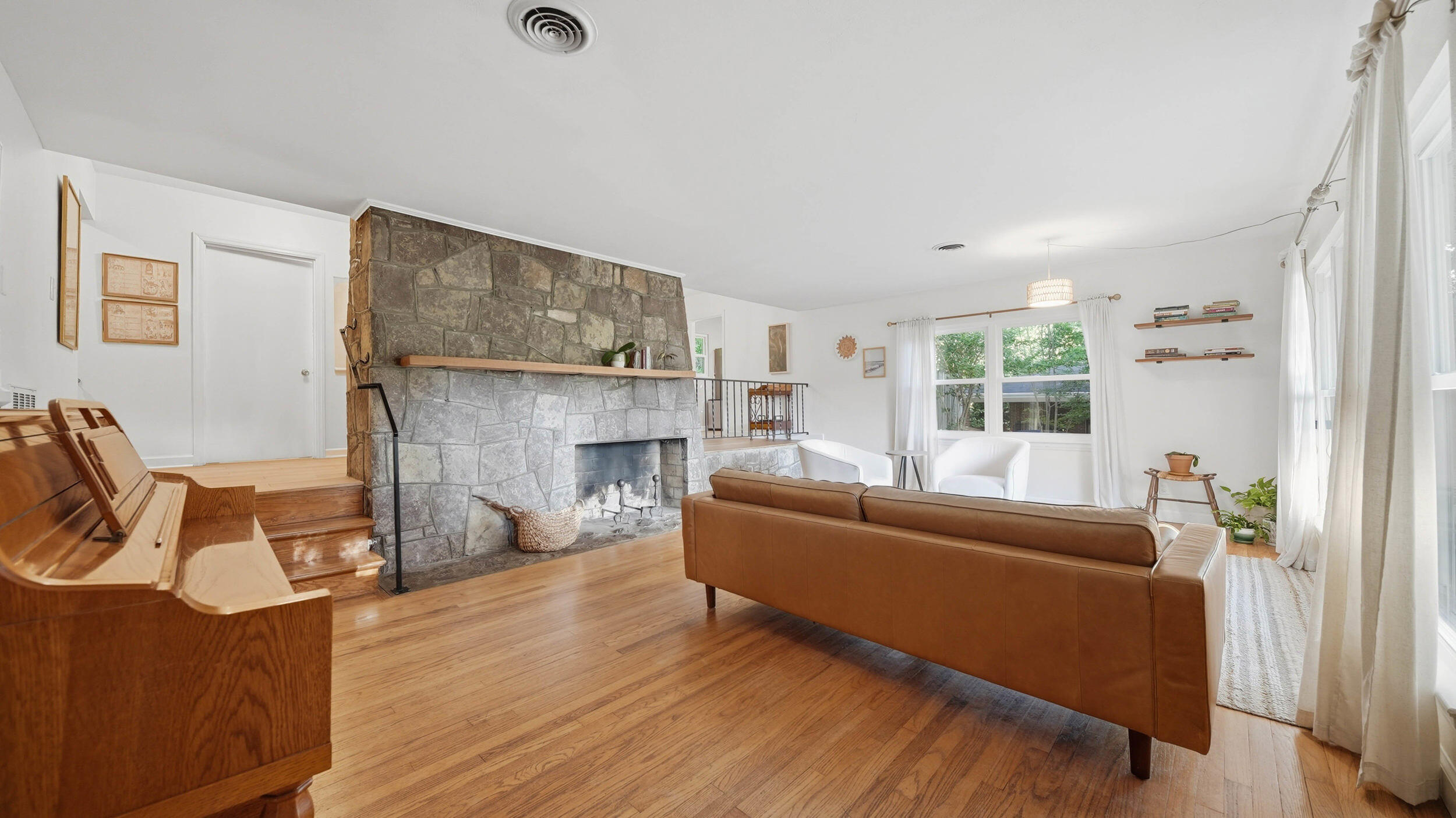 202 Woodbury Avenue