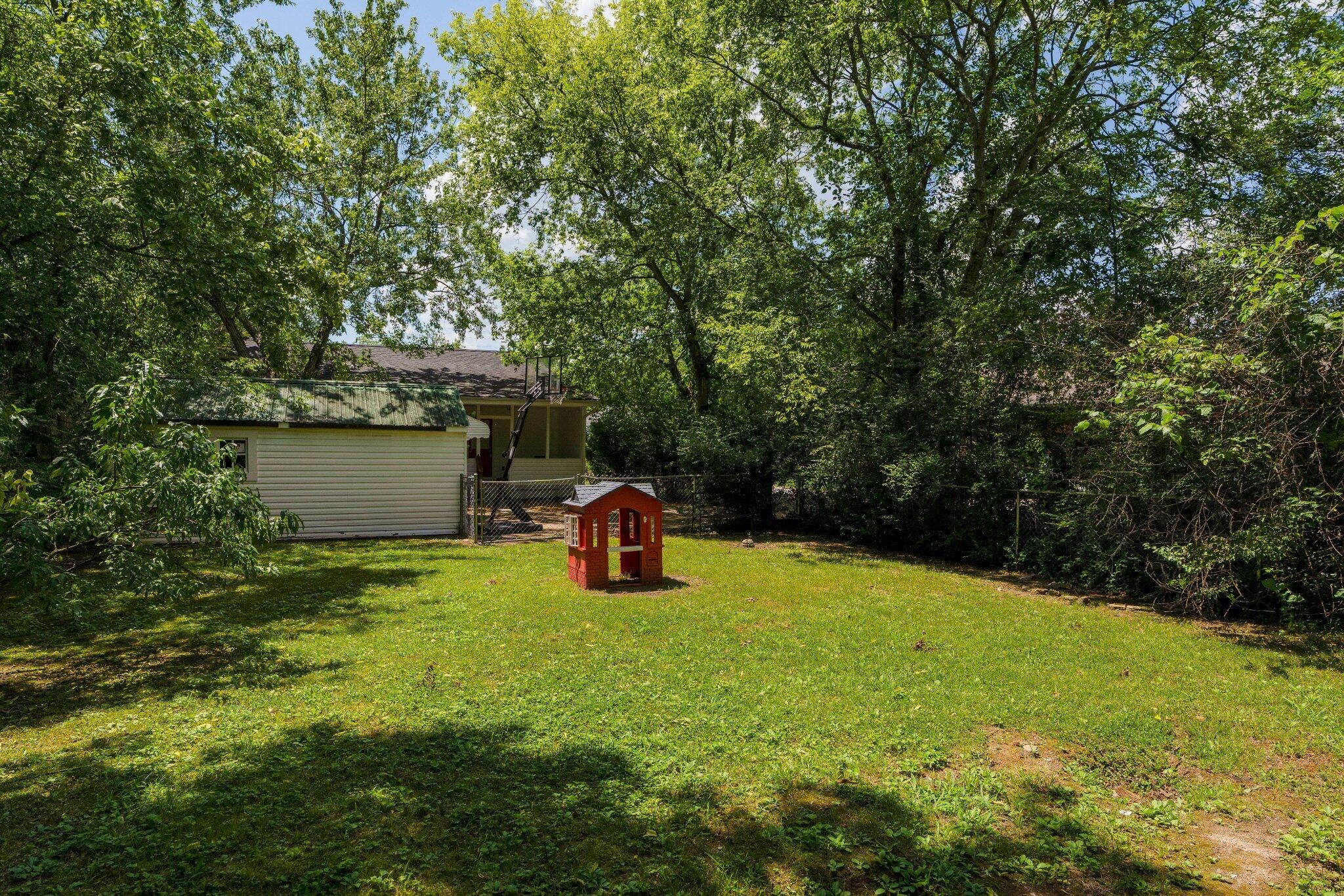 1400 Sunnyfield Lane
