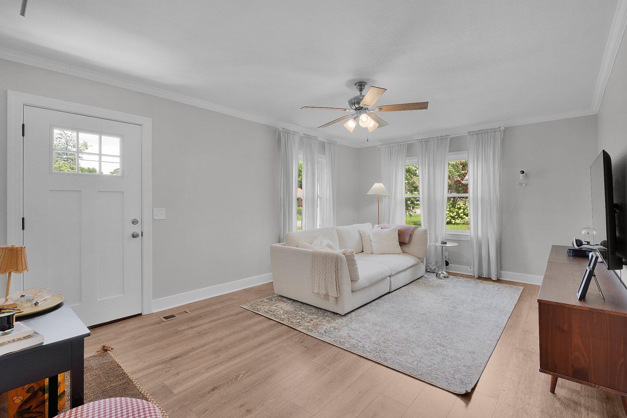 1400 Sunnyfield Lane