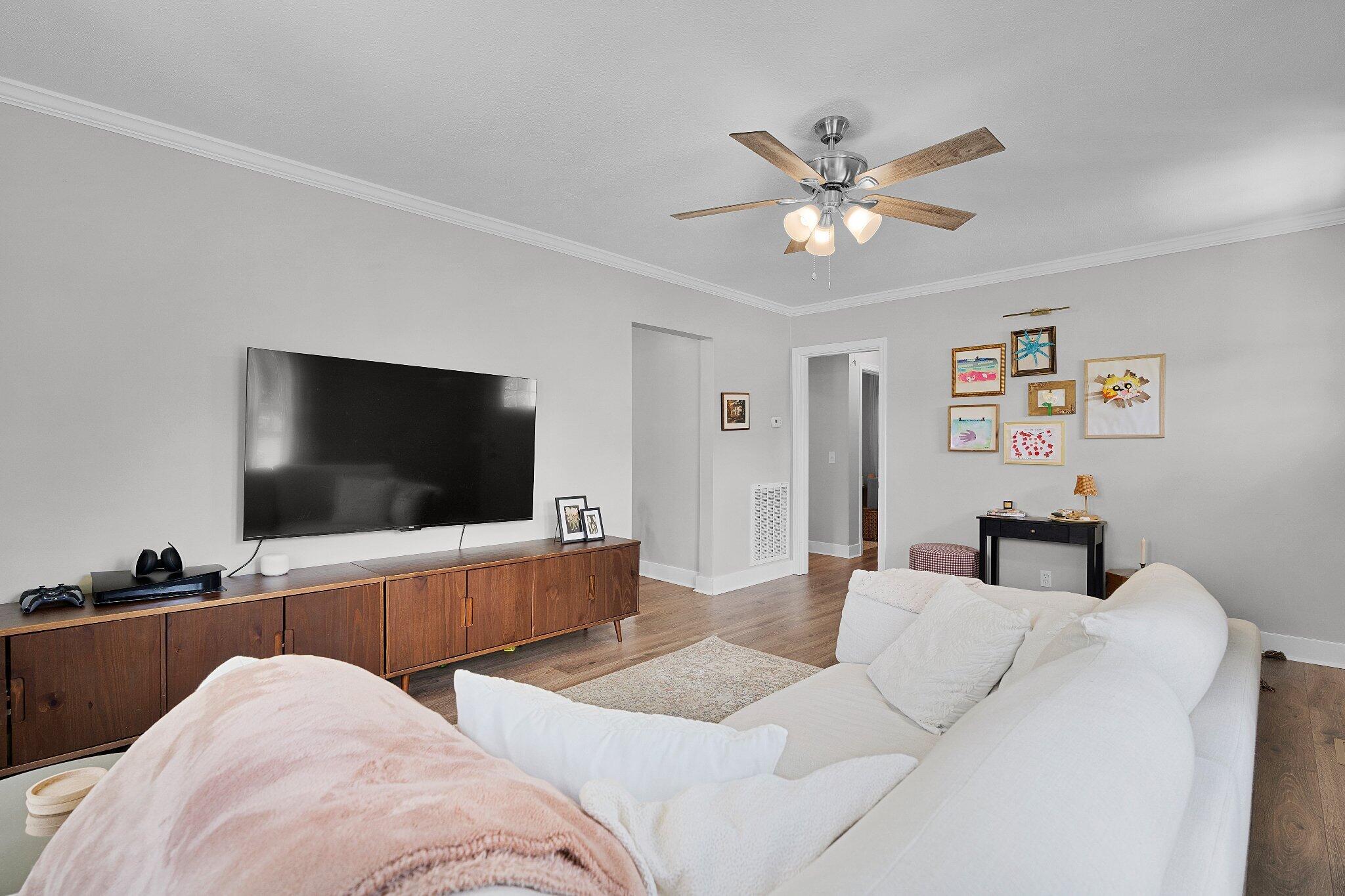 1400 Sunnyfield Lane