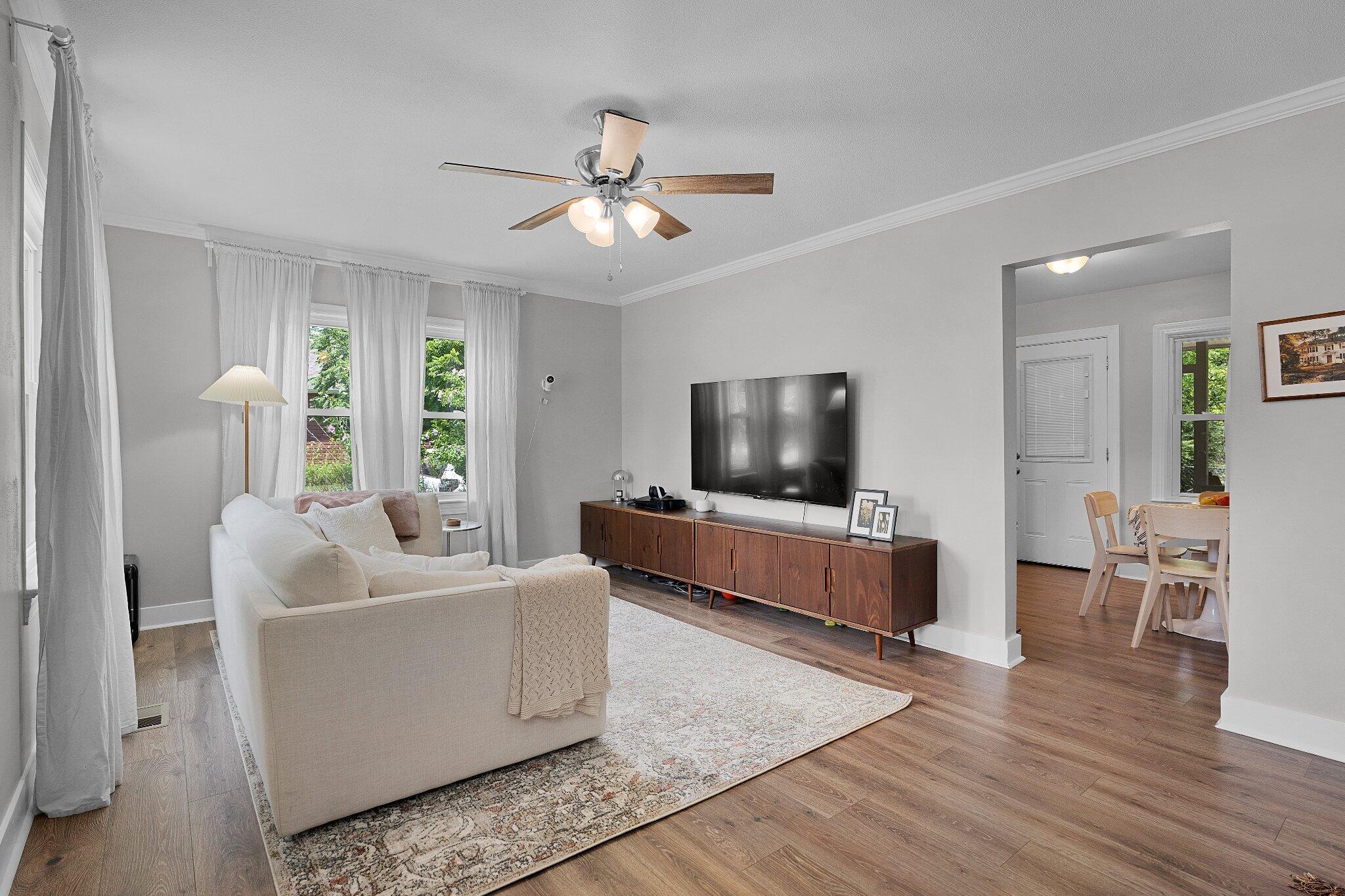 1400 Sunnyfield Lane
