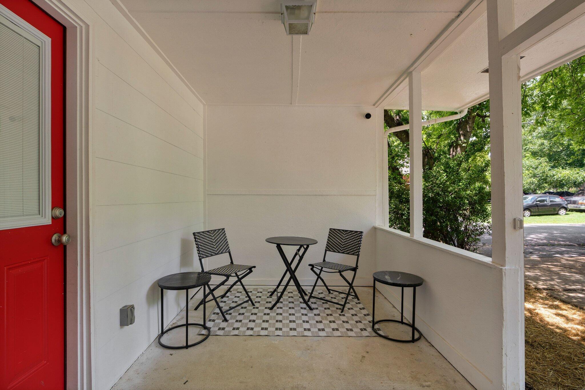 1400 Sunnyfield Lane