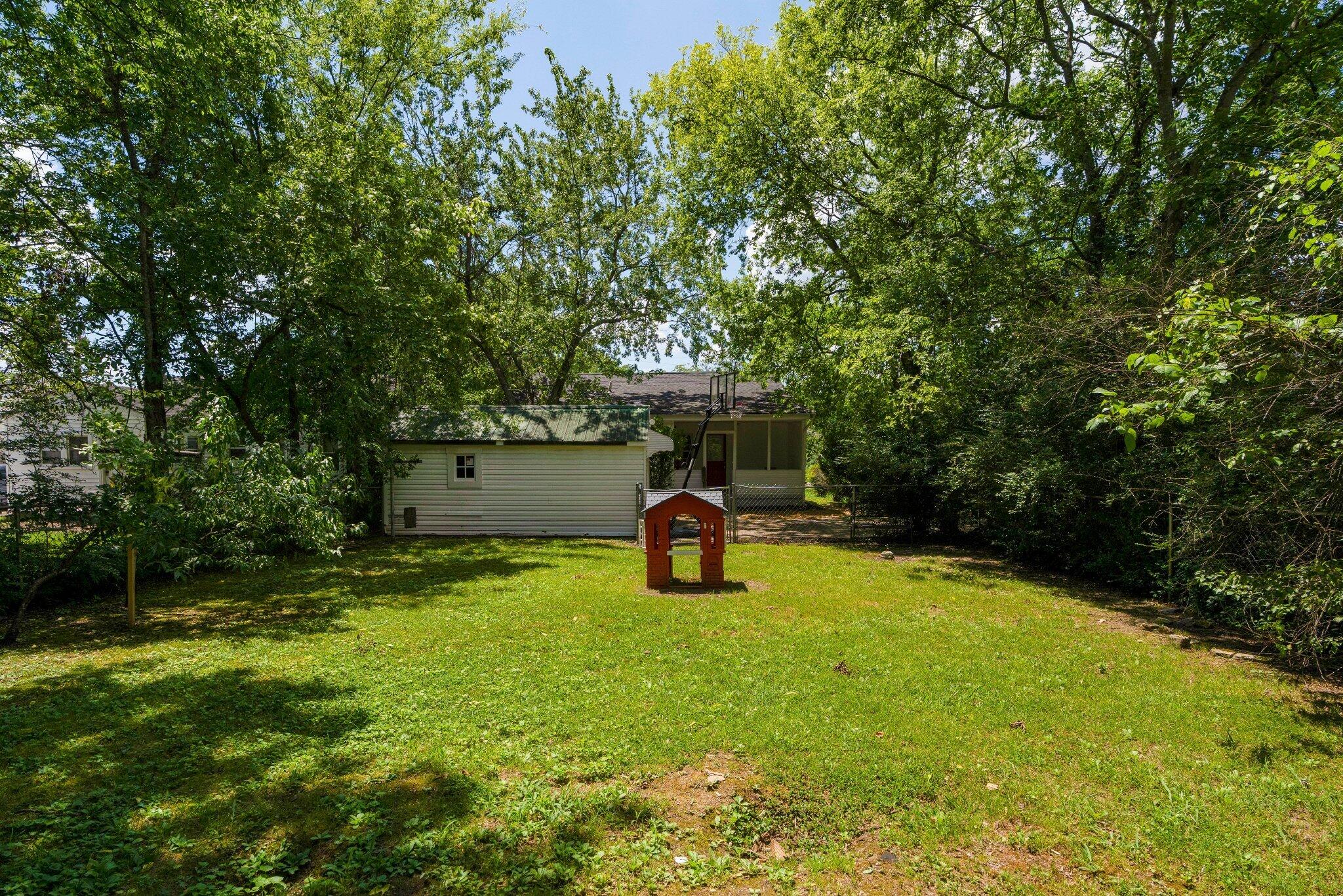 1400 Sunnyfield Lane