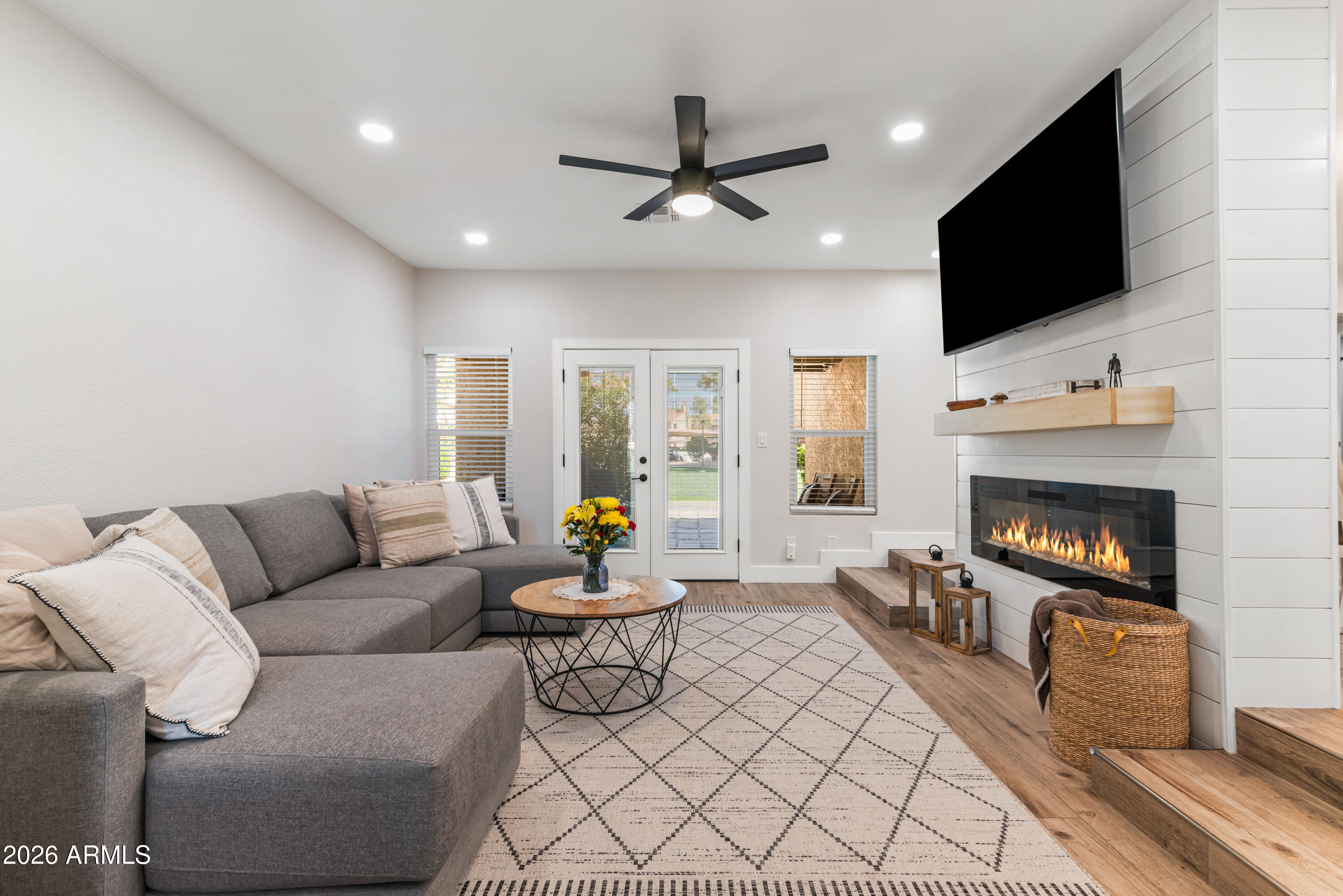 8787 E MOUNTAIN VIEW Road 1019