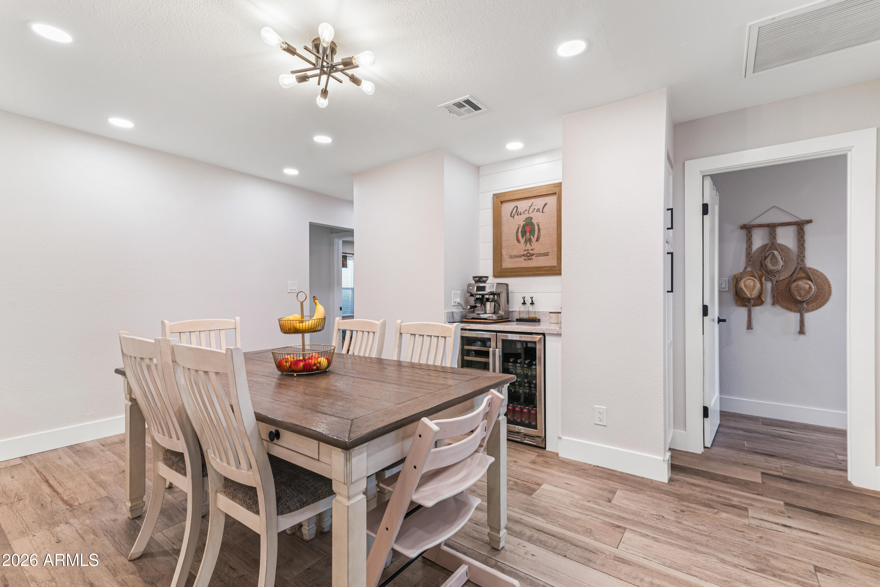 8787 E MOUNTAIN VIEW Road 1019