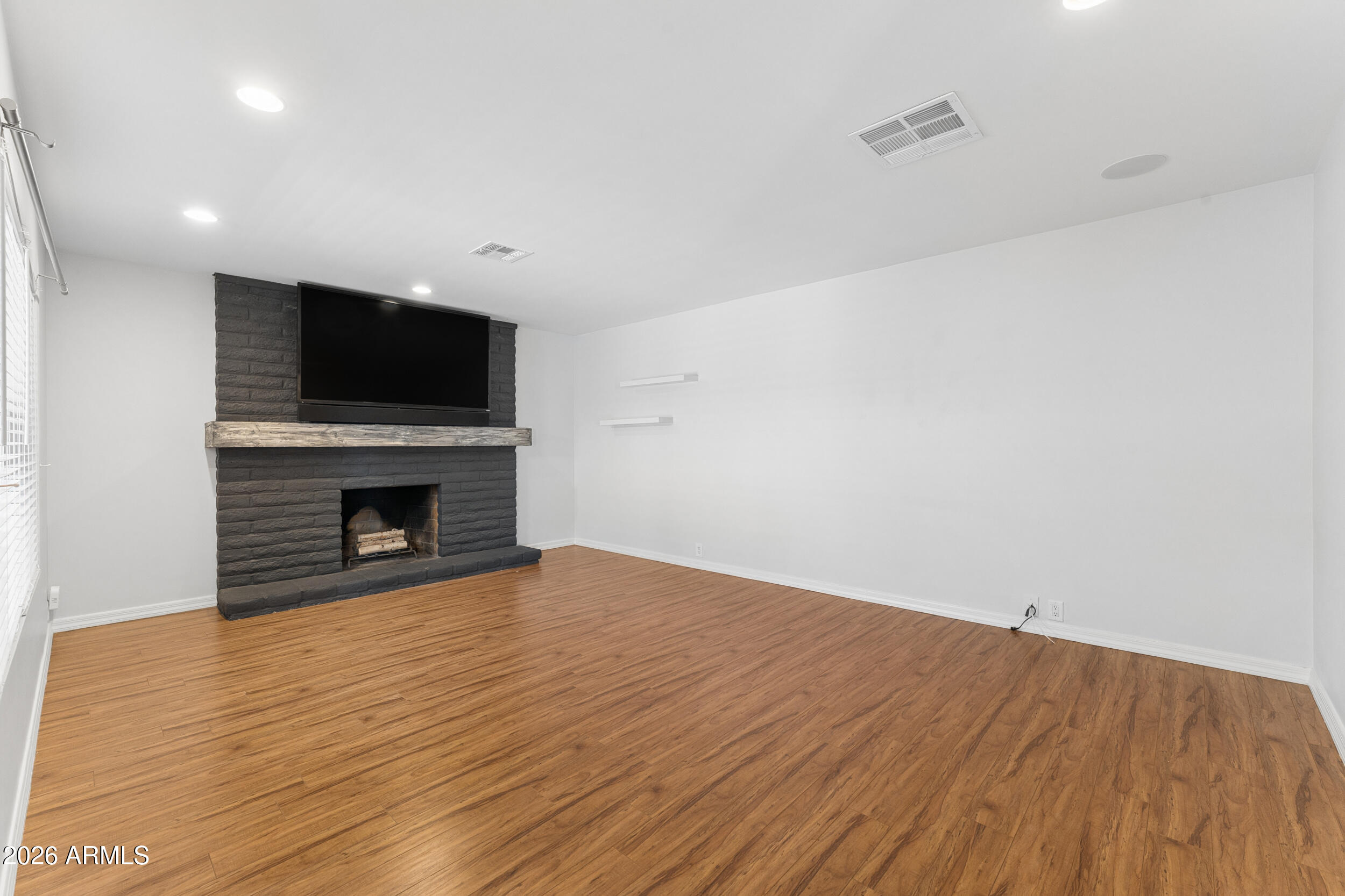 2502 E Beryl Avenue