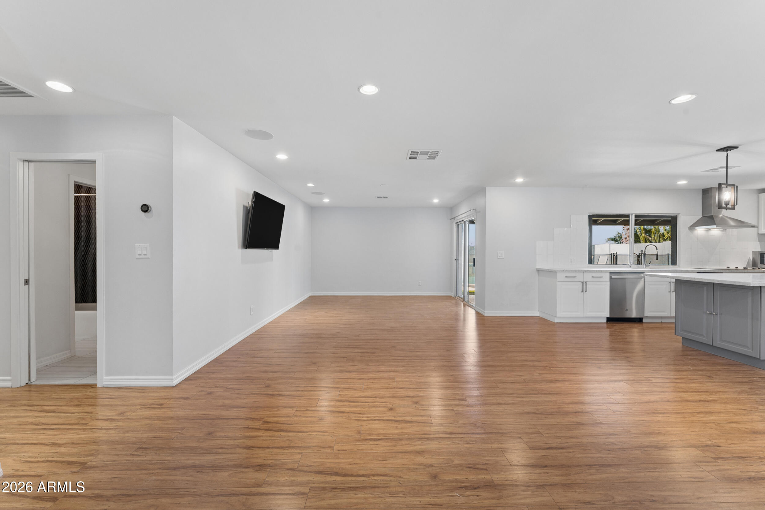 2502 E Beryl Avenue