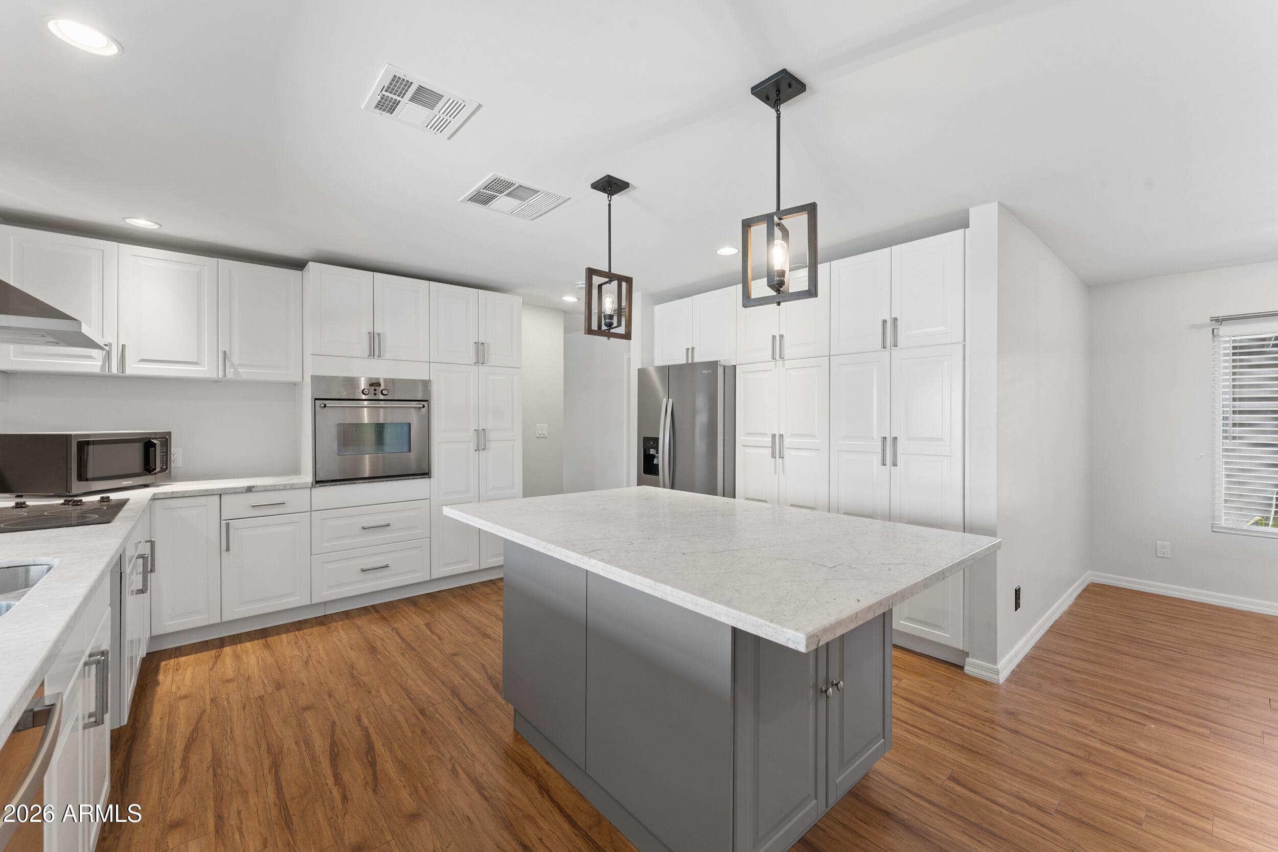 2502 E Beryl Avenue
