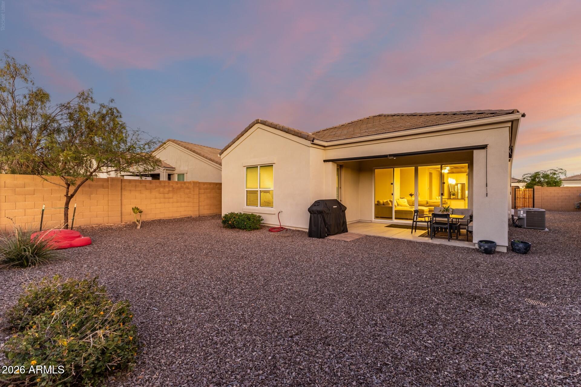 2314 E QUESTA Drive