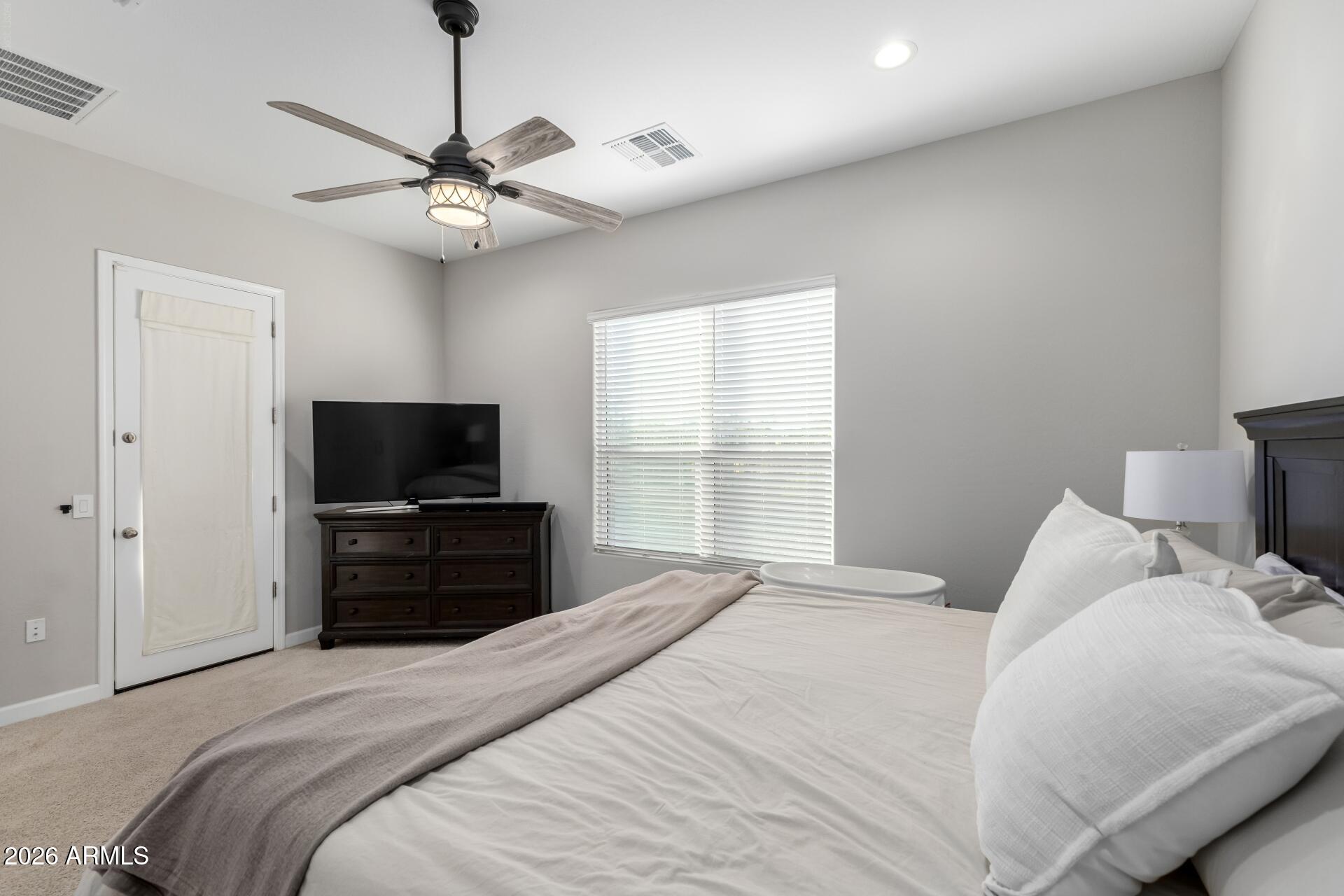 2314 E QUESTA Drive