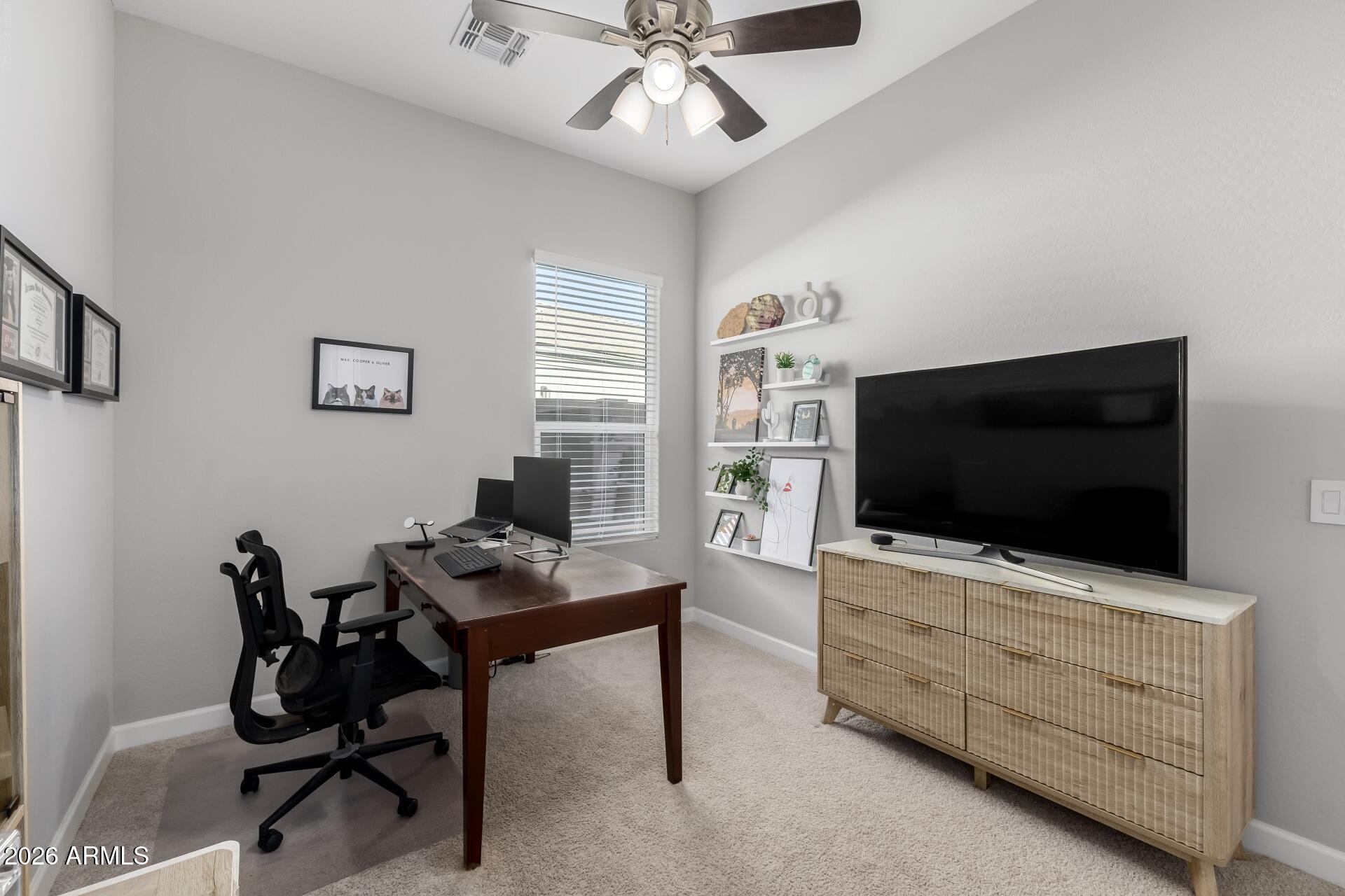 2314 E QUESTA Drive