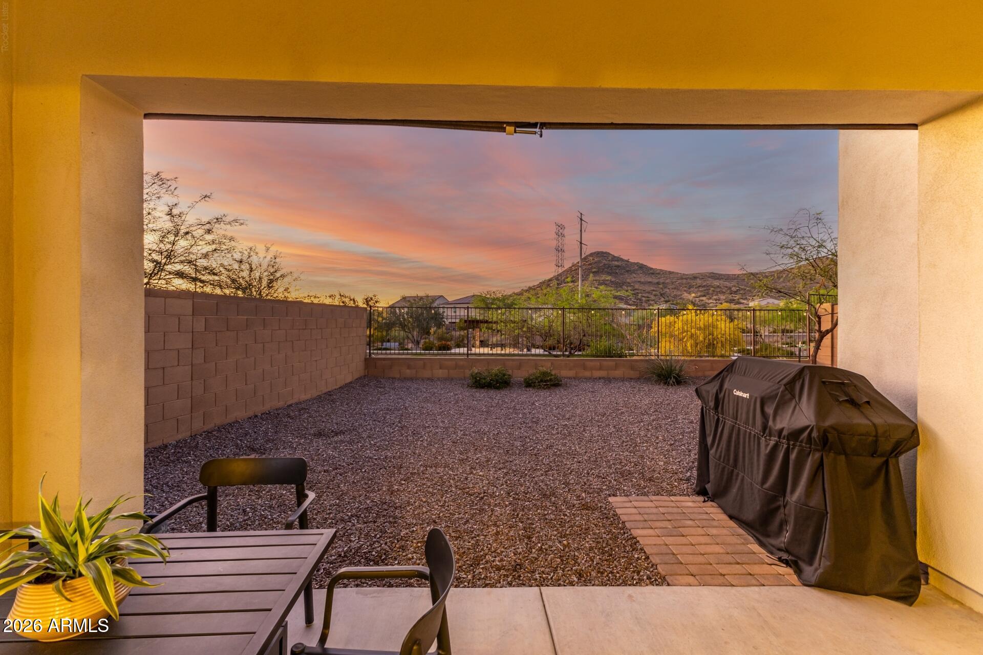 2314 E QUESTA Drive