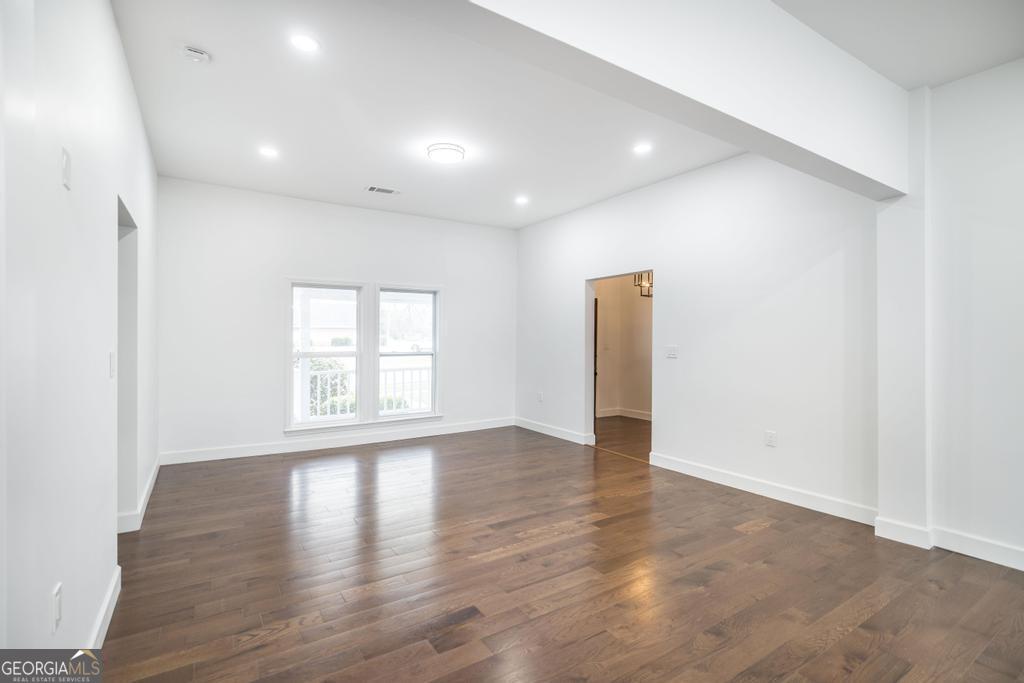 106 N Line Street